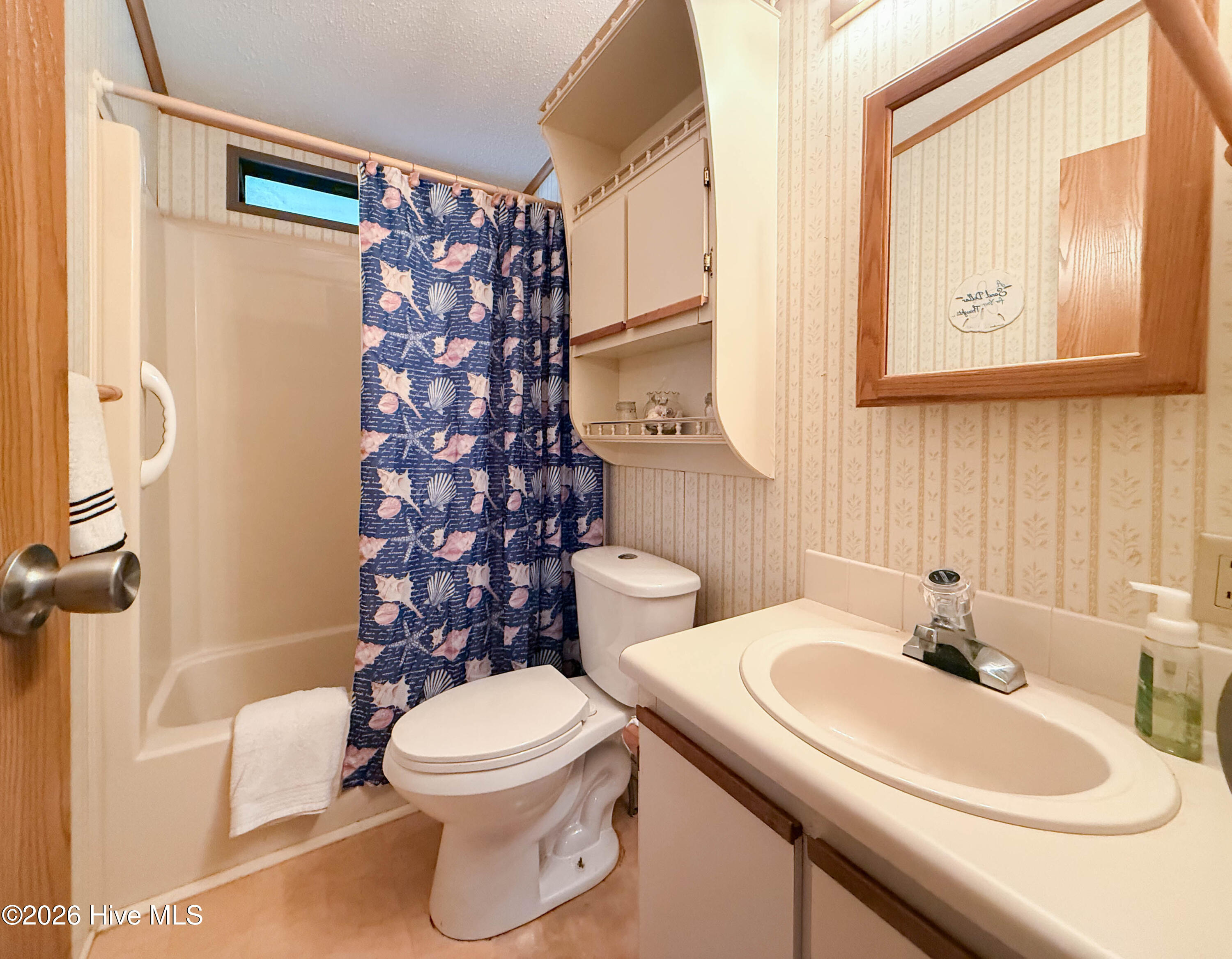 100563984 | Photo 45