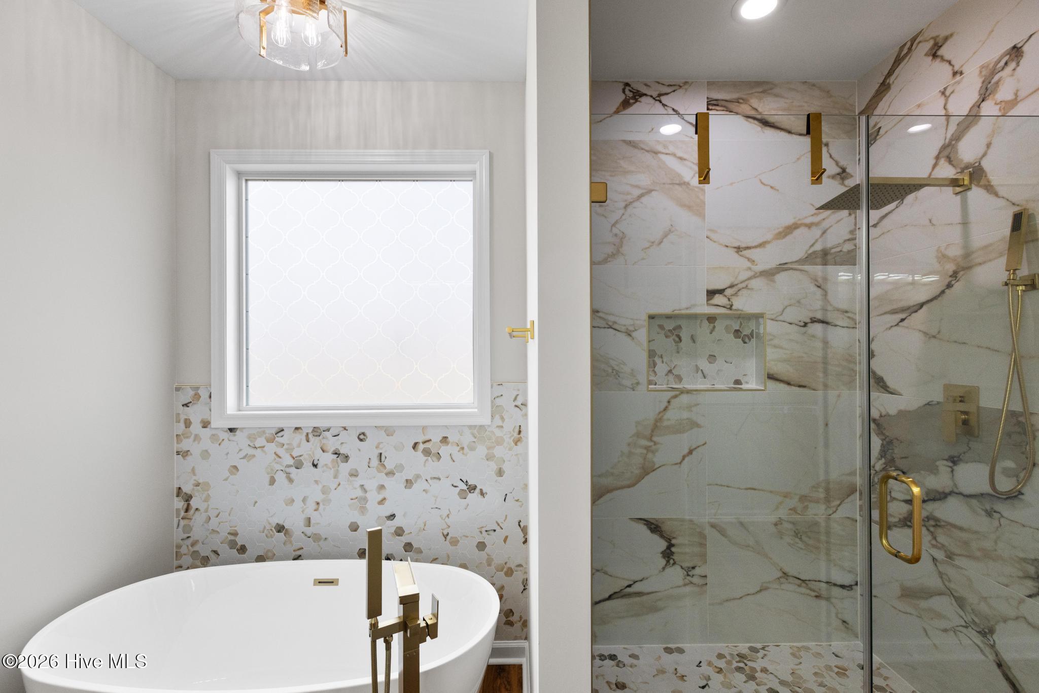 100559527 | Photo 29