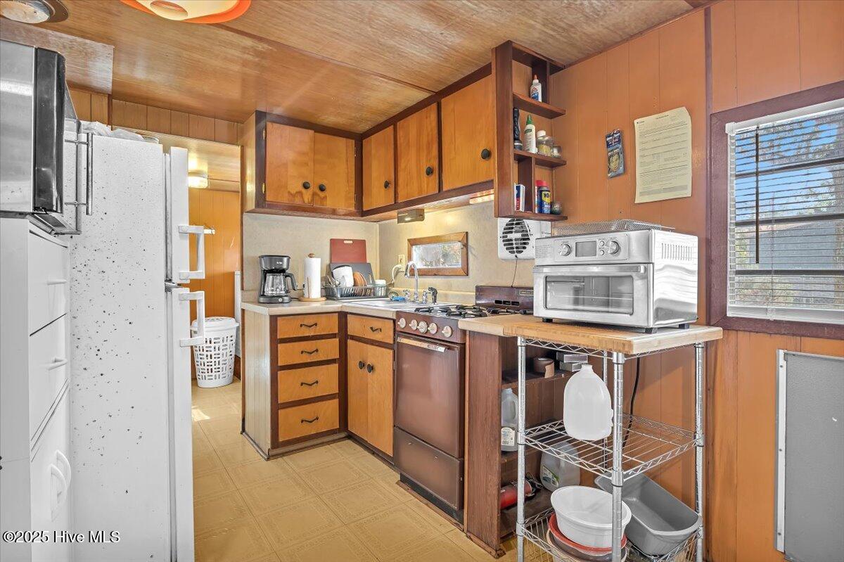 230 NE 66th Street, Oak Island, NC, 28465