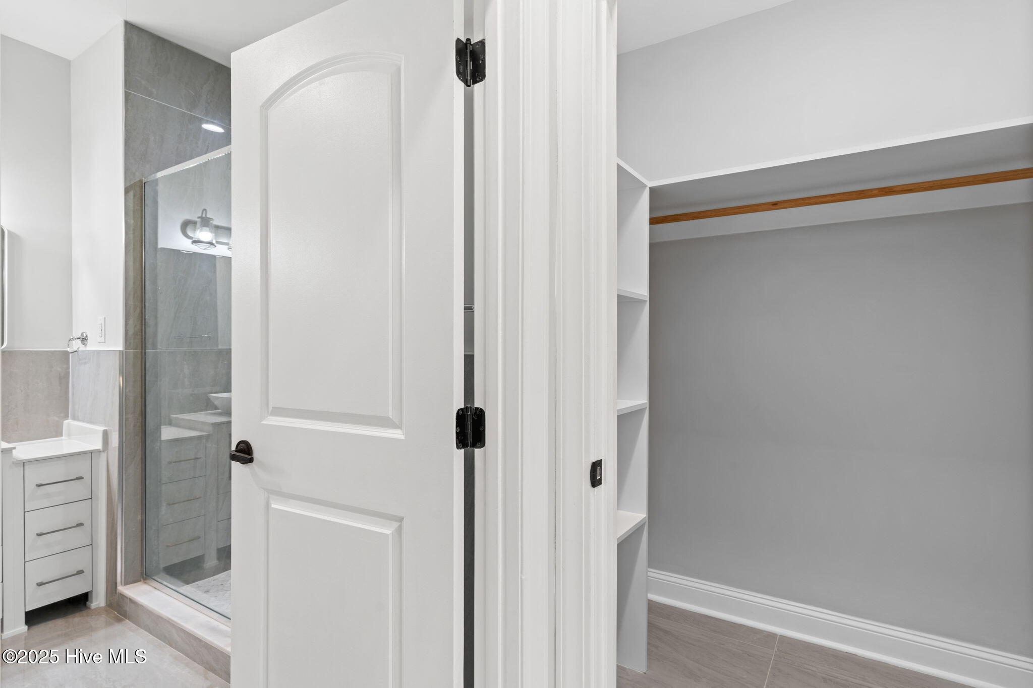 100543428 | Photo 18