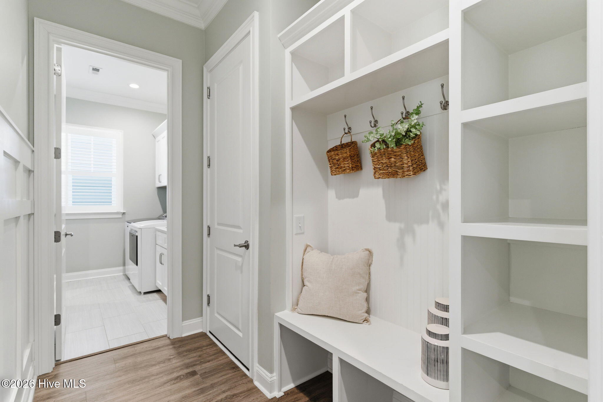 100569885 | Photo 30