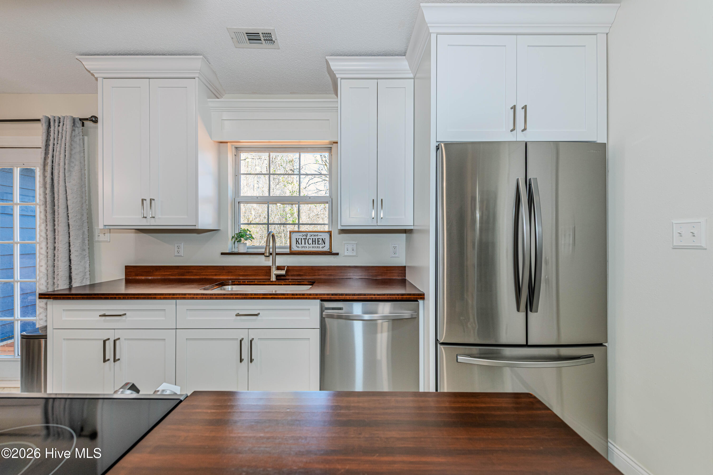 100564633 | Photo 23