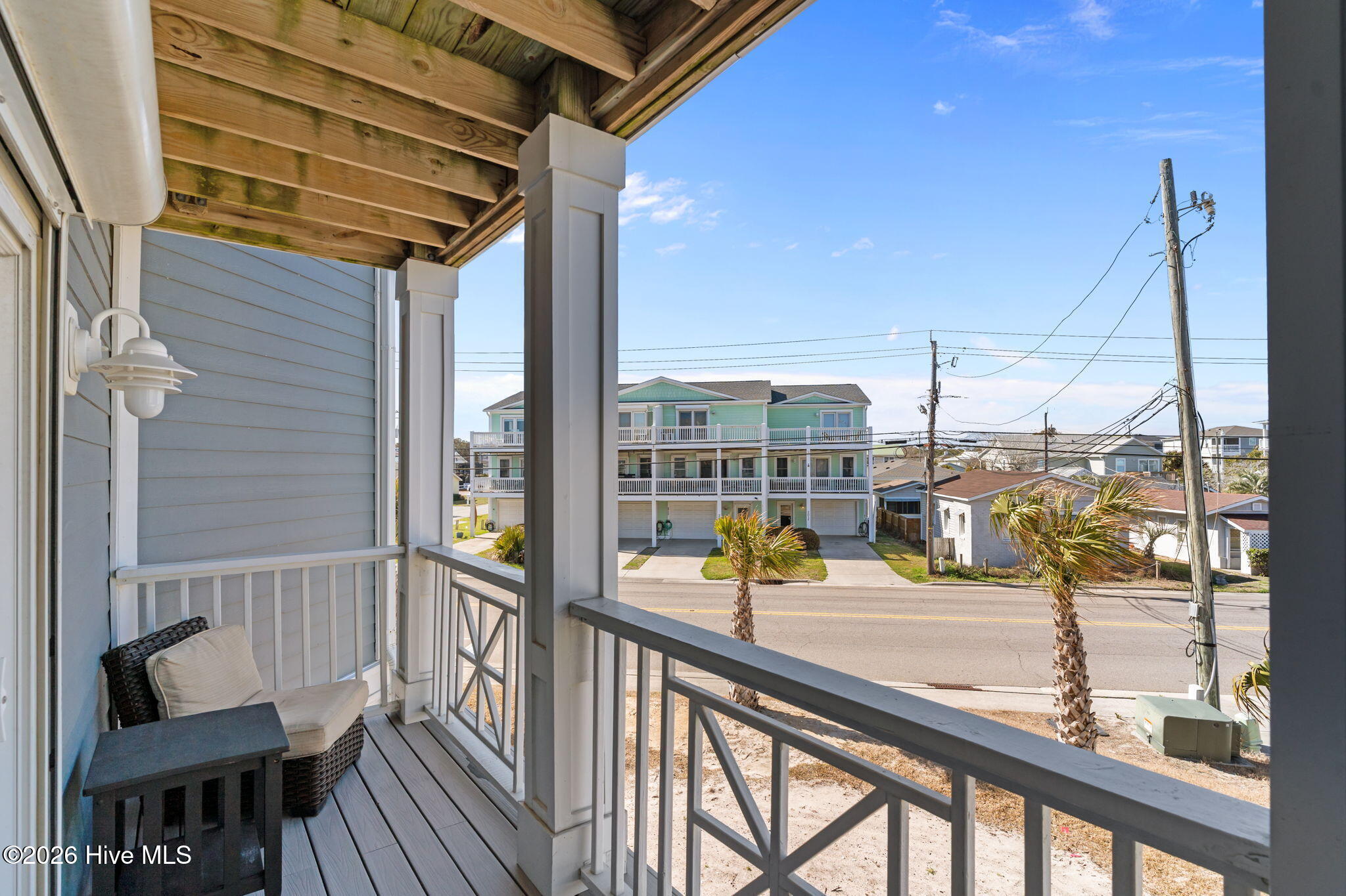 100530858 | Photo 51