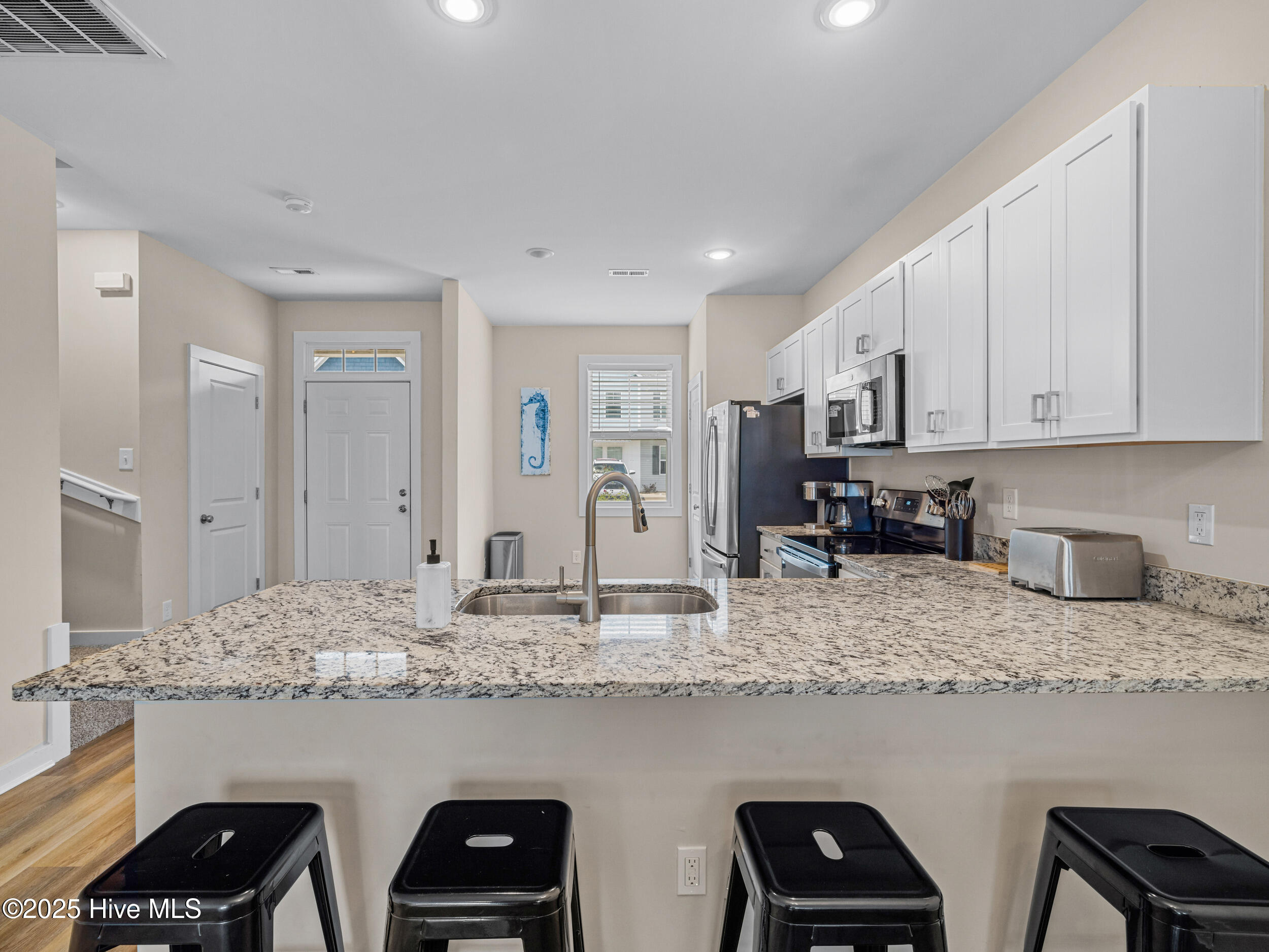 100541622 | Photo 11