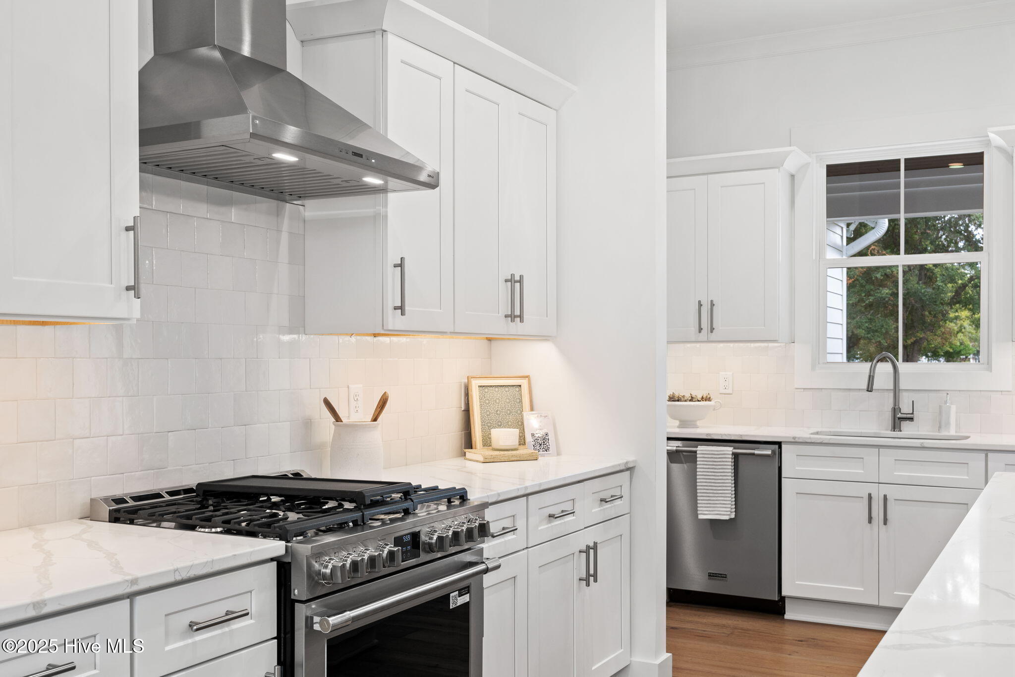 100530542 | Photo 22