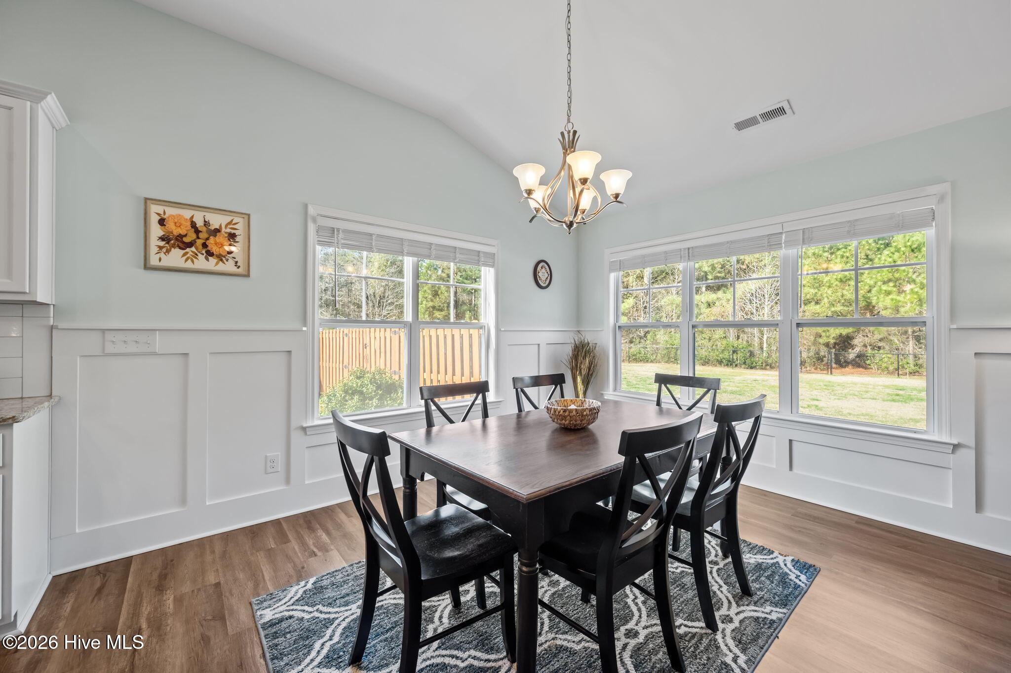 100564027 | Photo 16