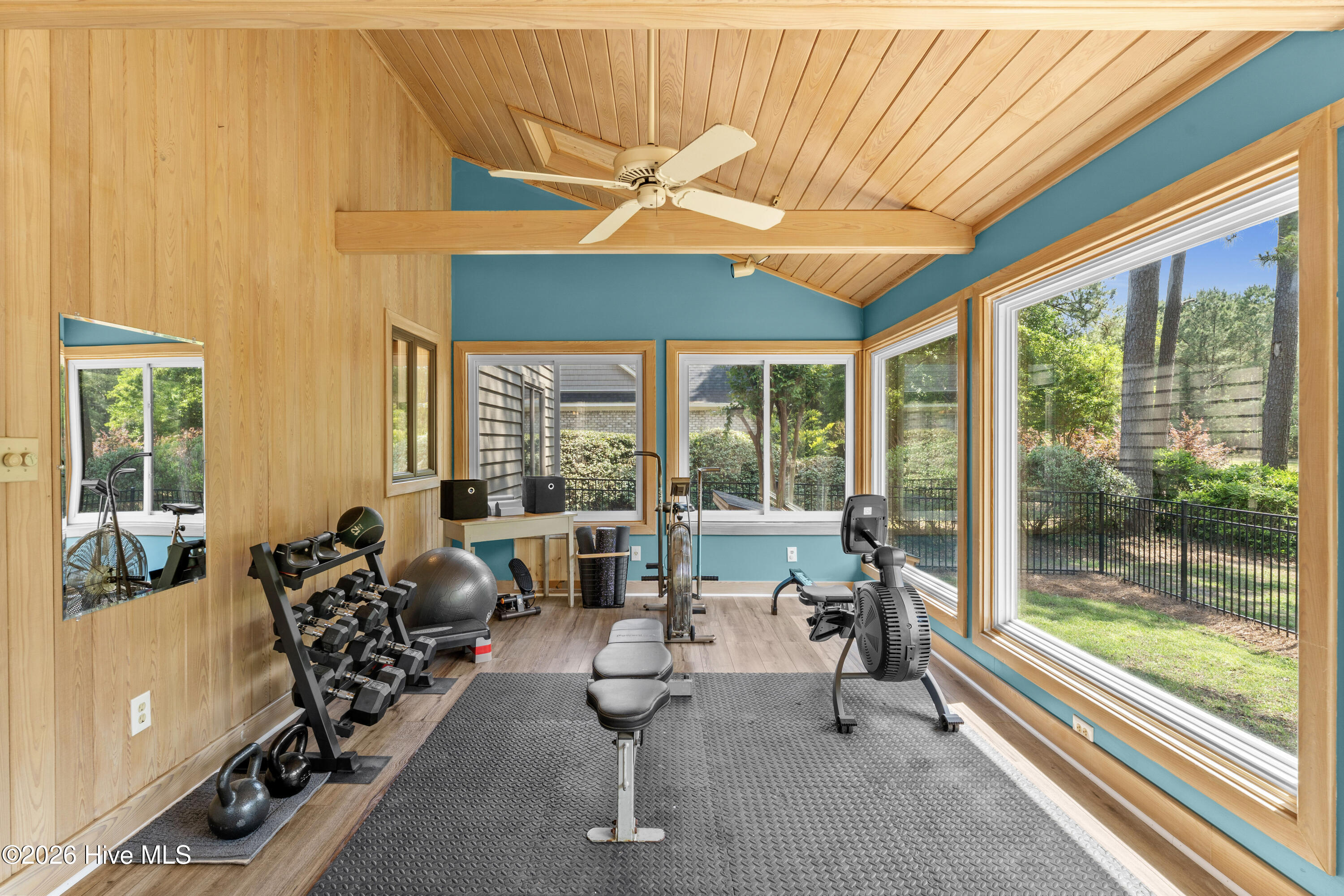 100569922 | Photo 31