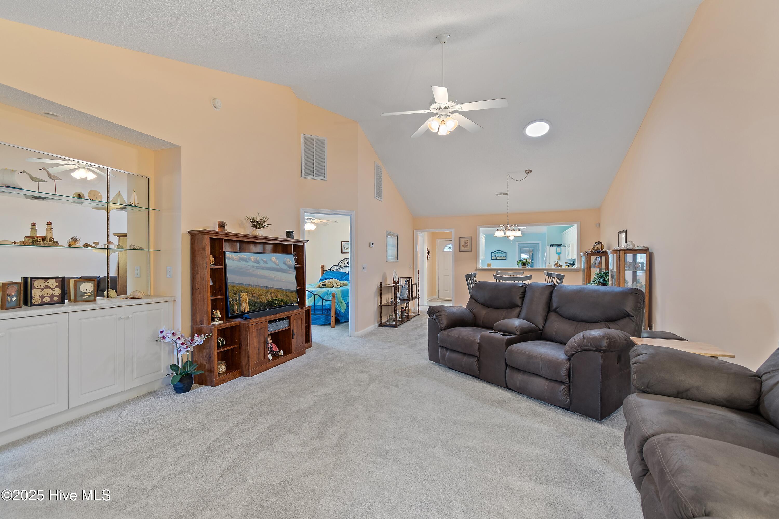 100529977 | Photo 26