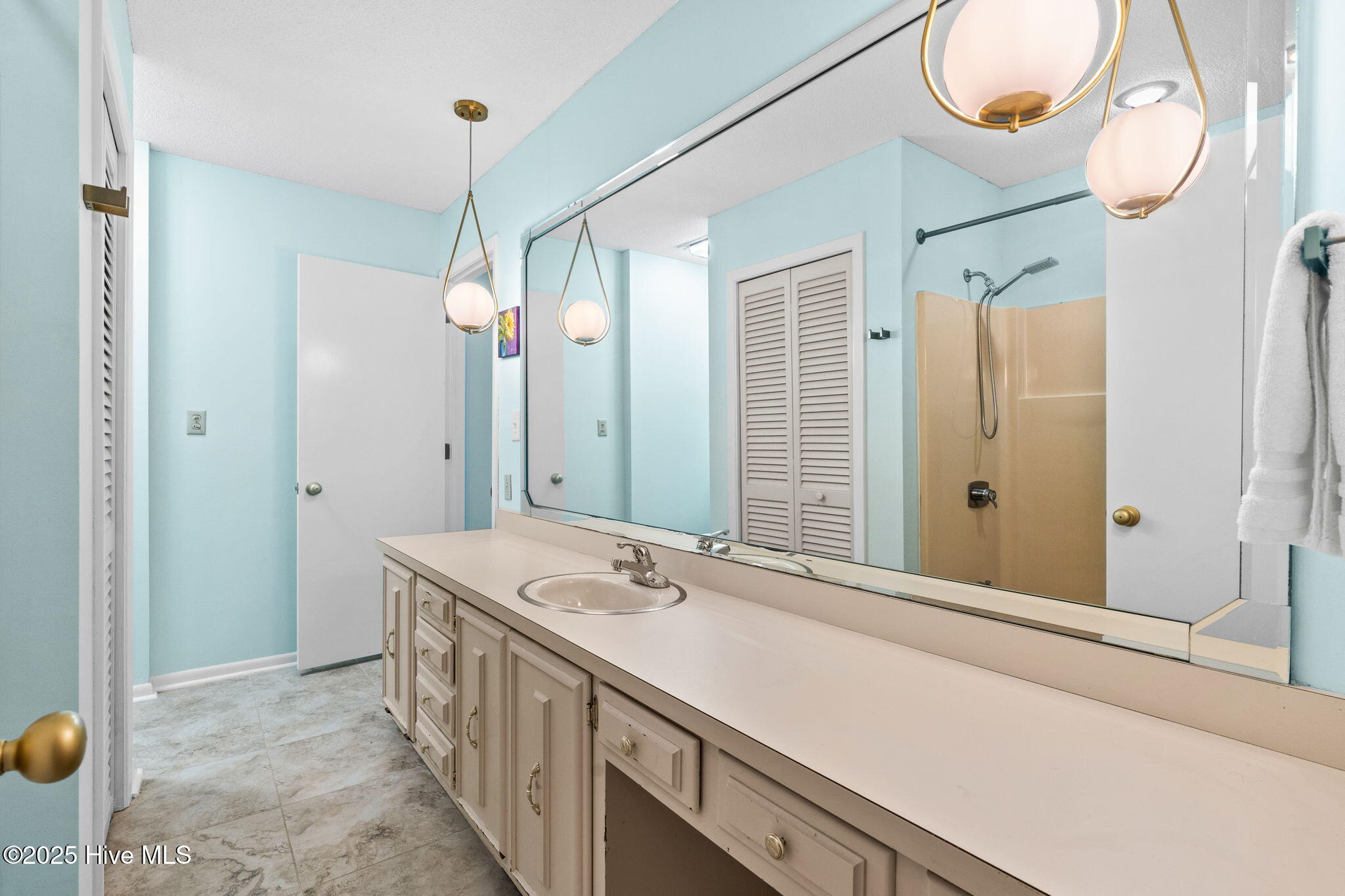 100544236 | Photo 49