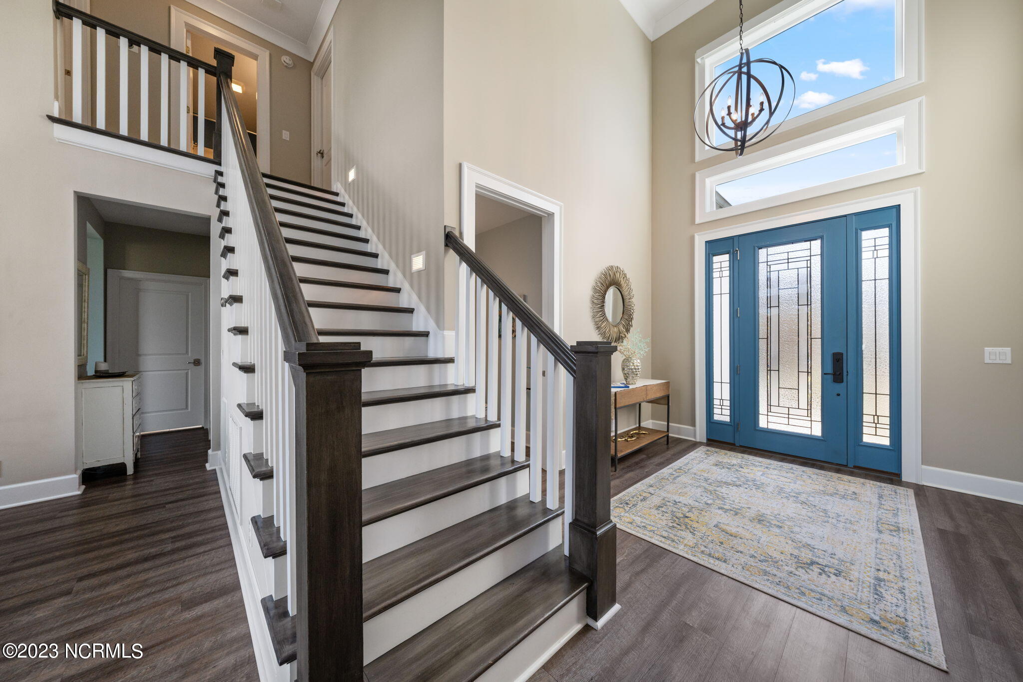 100563766 | Photo 32