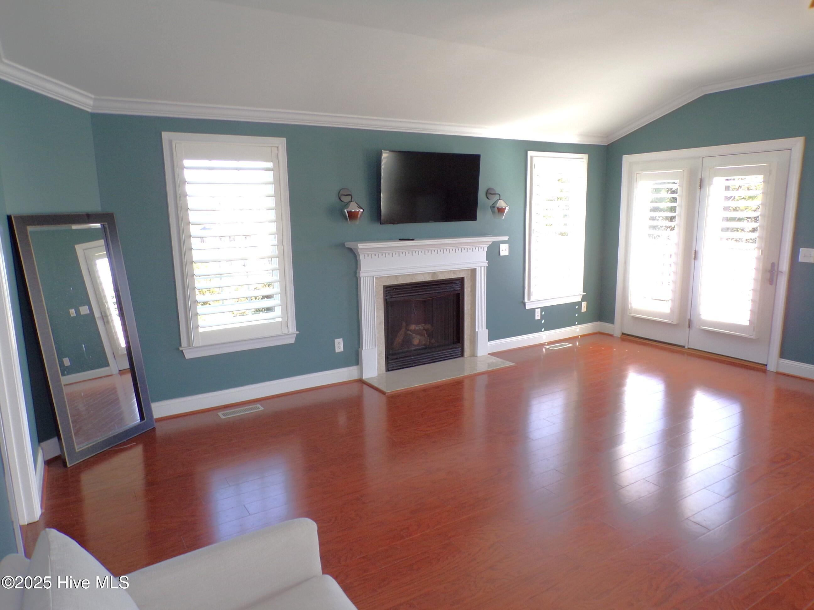 100540211 | Photo 15