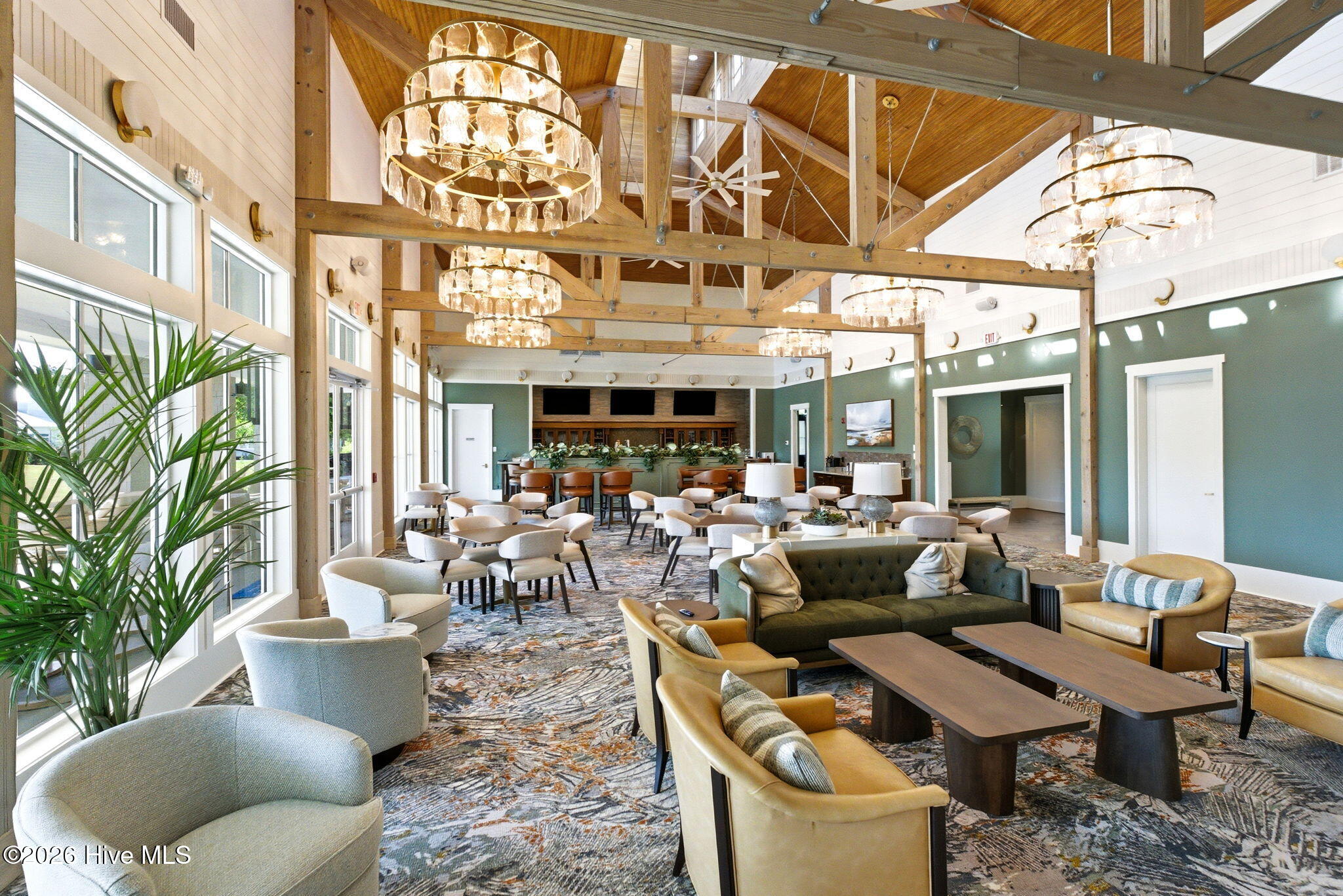 100566822 | Photo 70