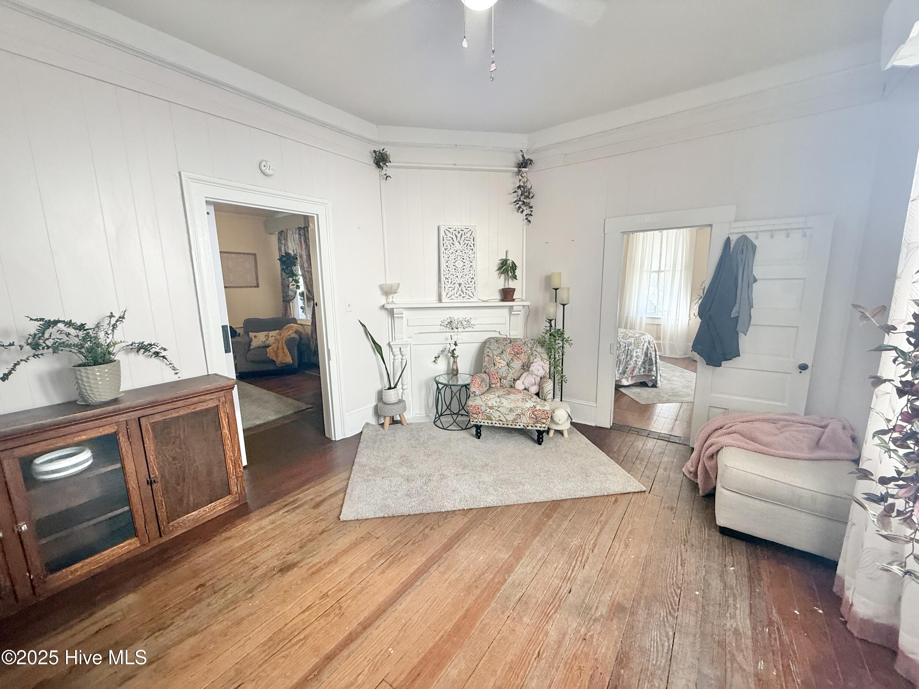 100544093 | Photo 12