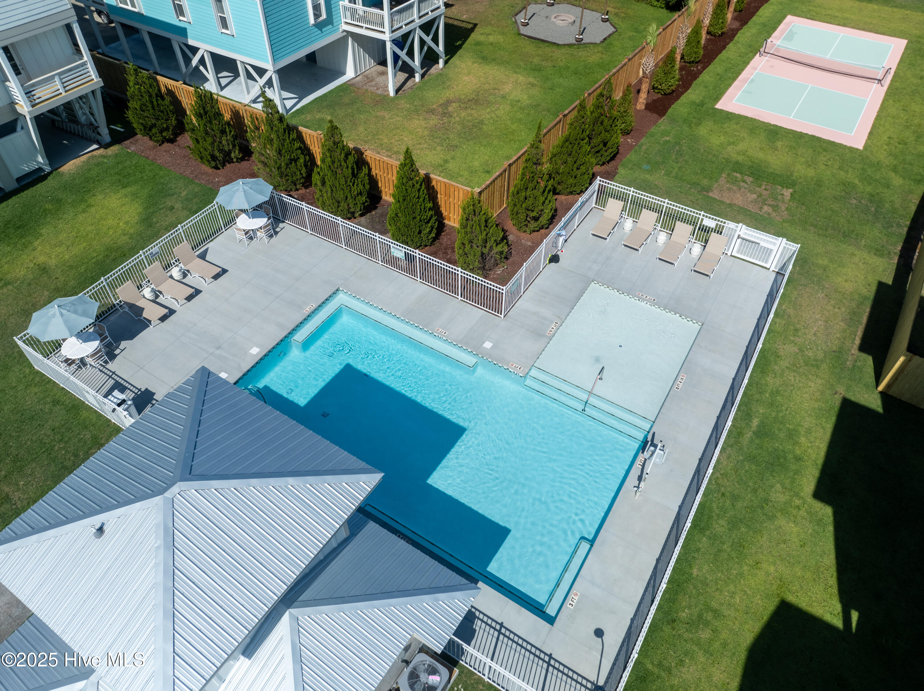 100489712 | Photo 46