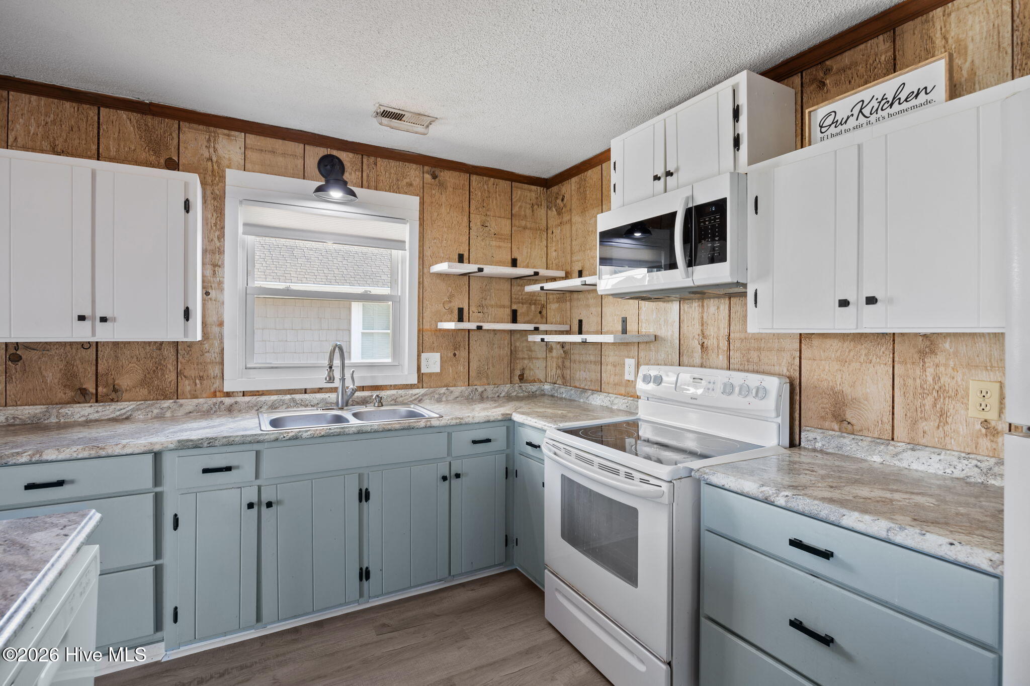 100564867 | Photo 13