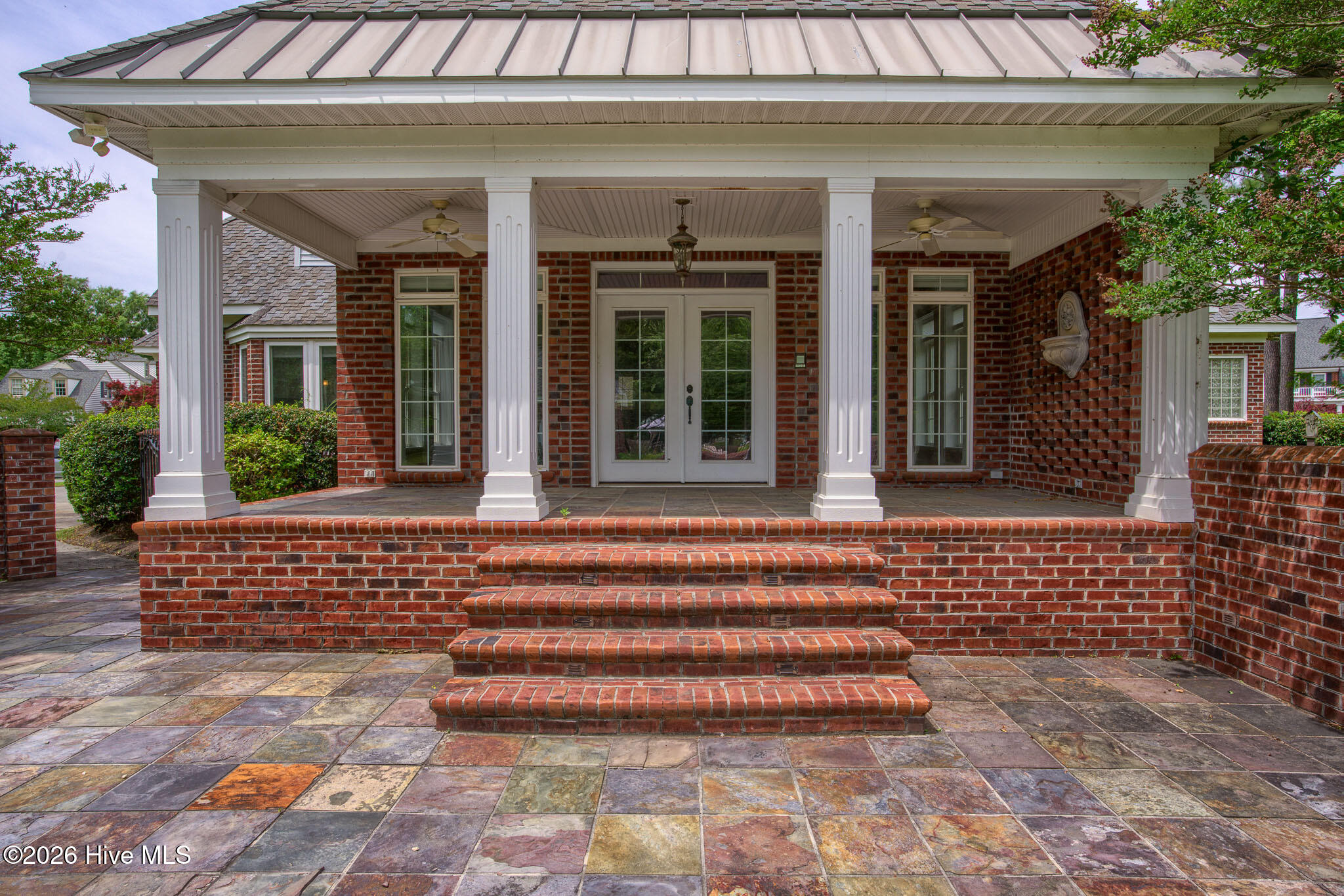 100570266 | Photo 57