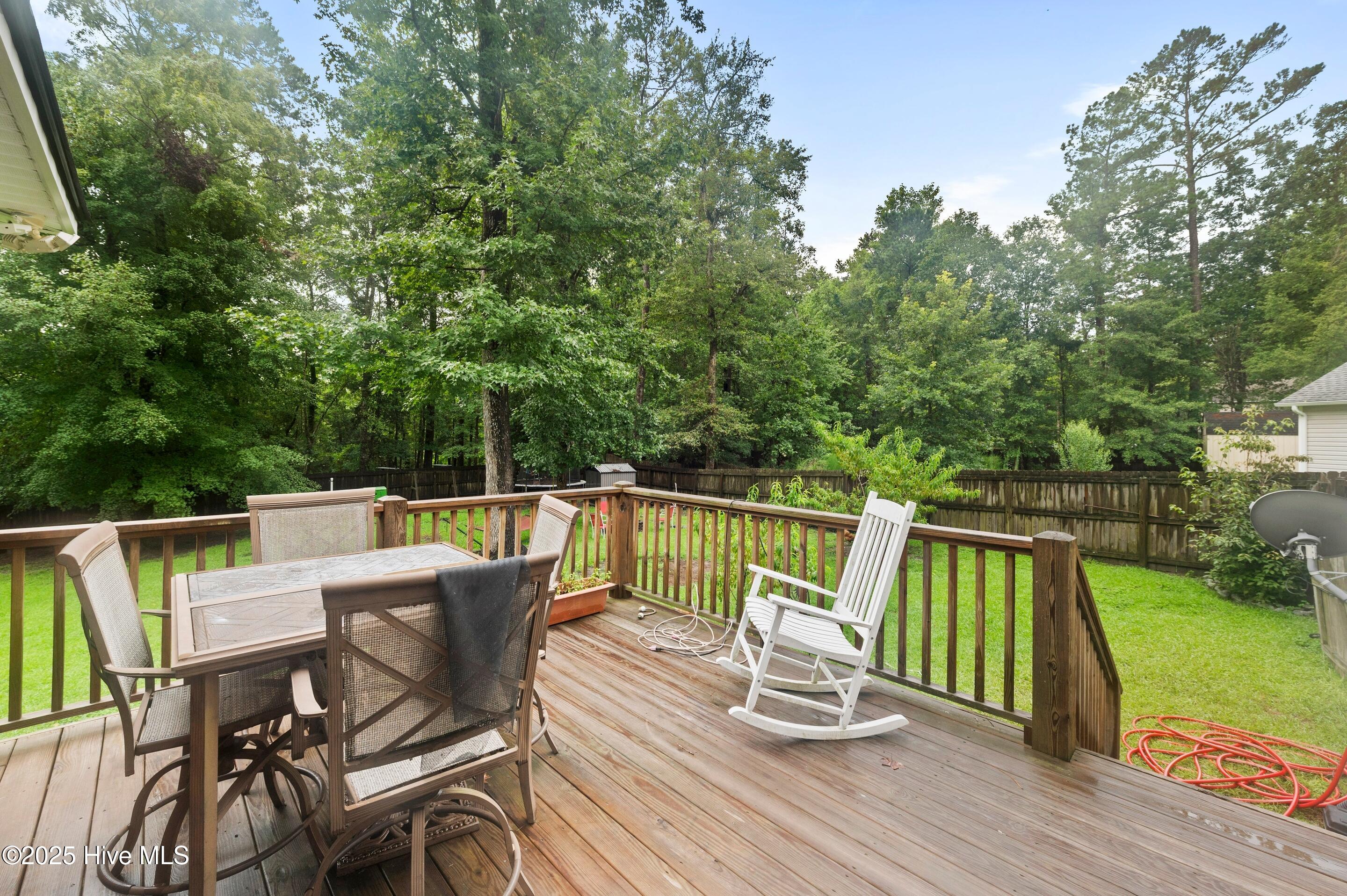 100523069 | Photo 38