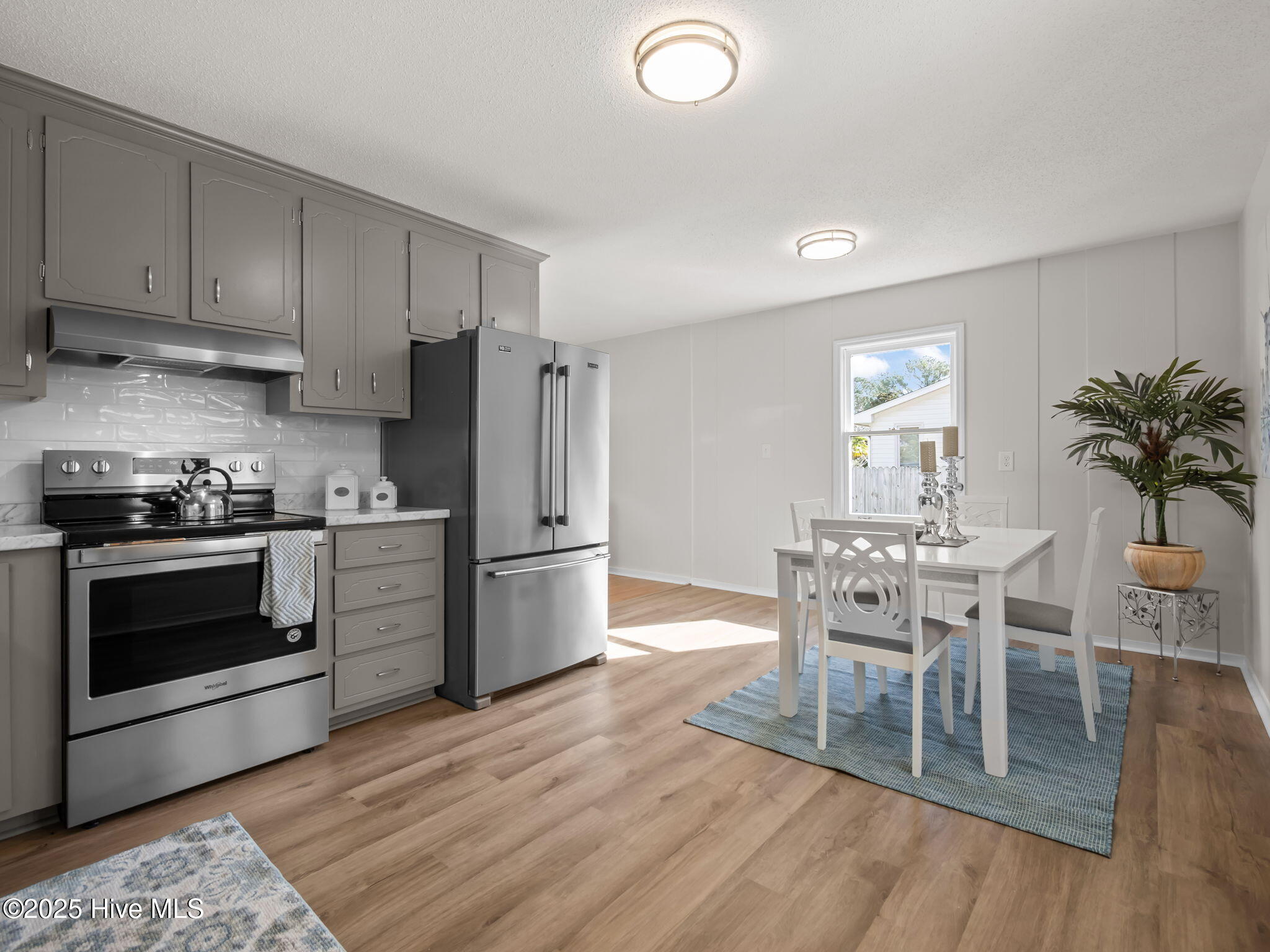 2859 Easy Street,Newport