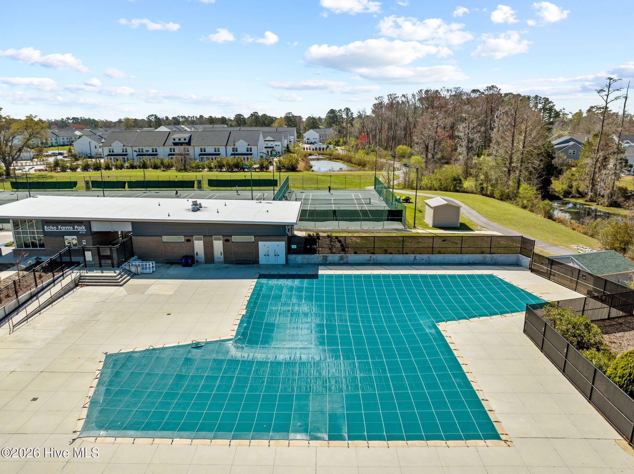 100557388 | Photo 63