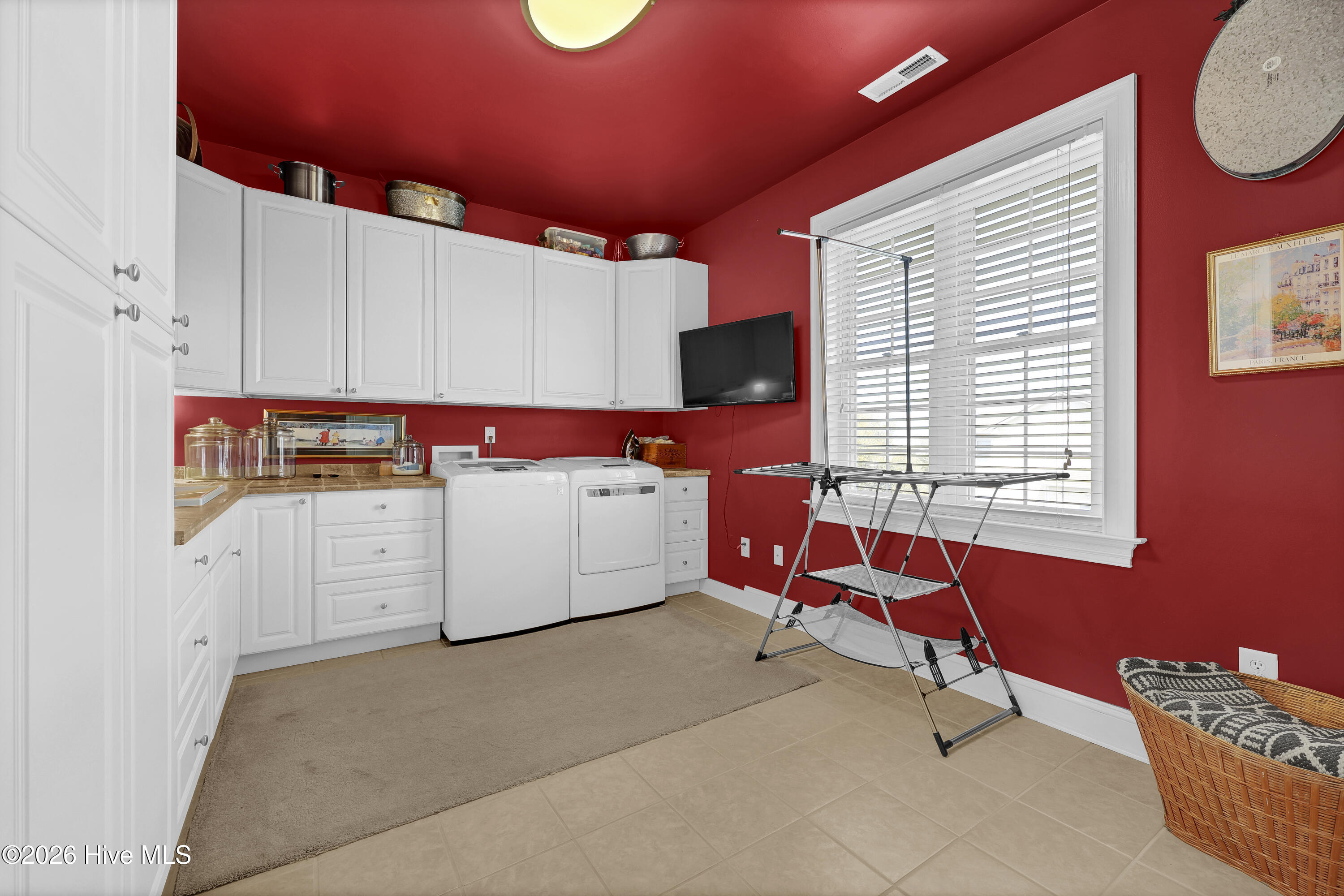 100564861 | Photo 21