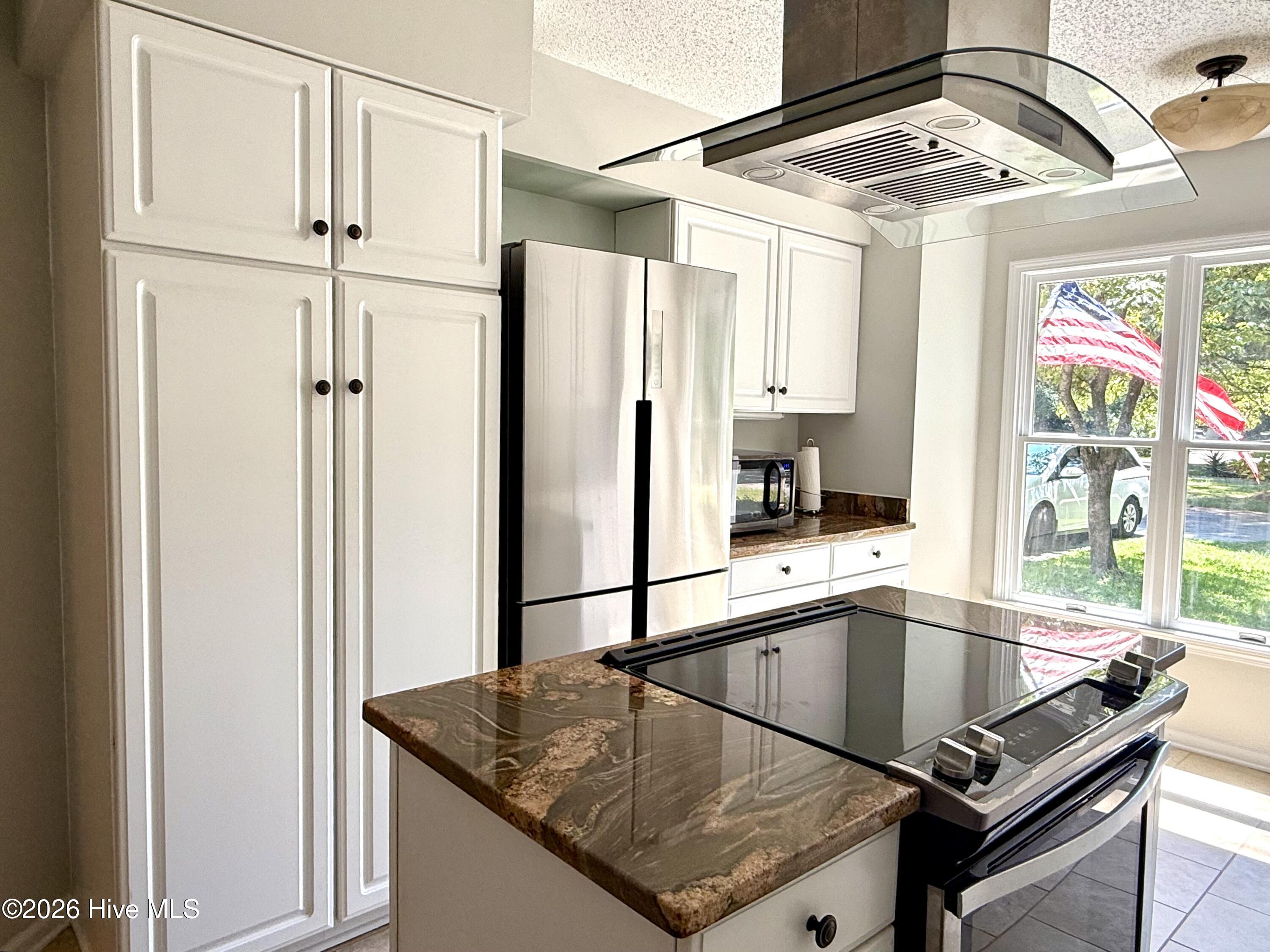 108 Fern Court,Pine Knoll Shores