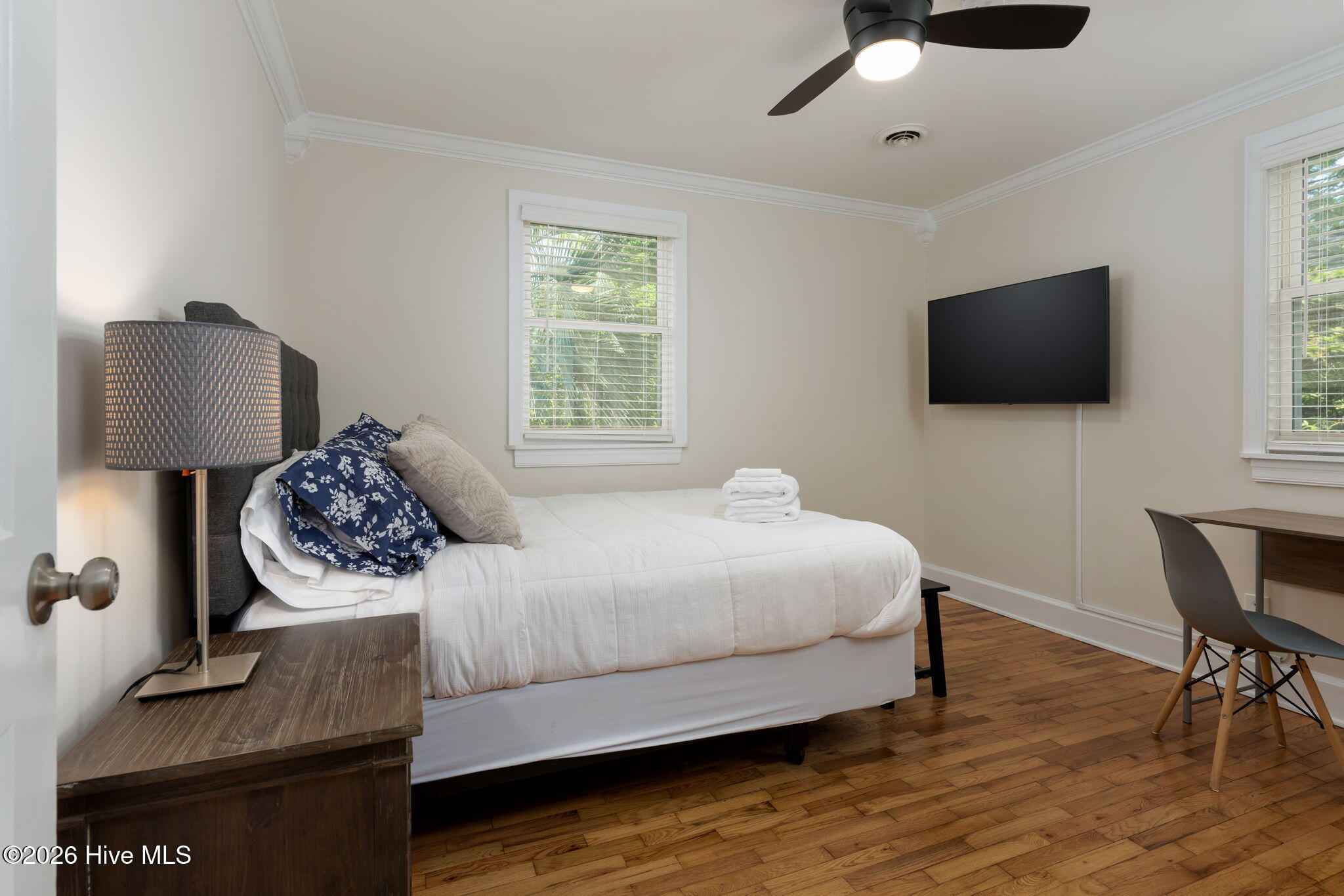 100566182 | Photo 24