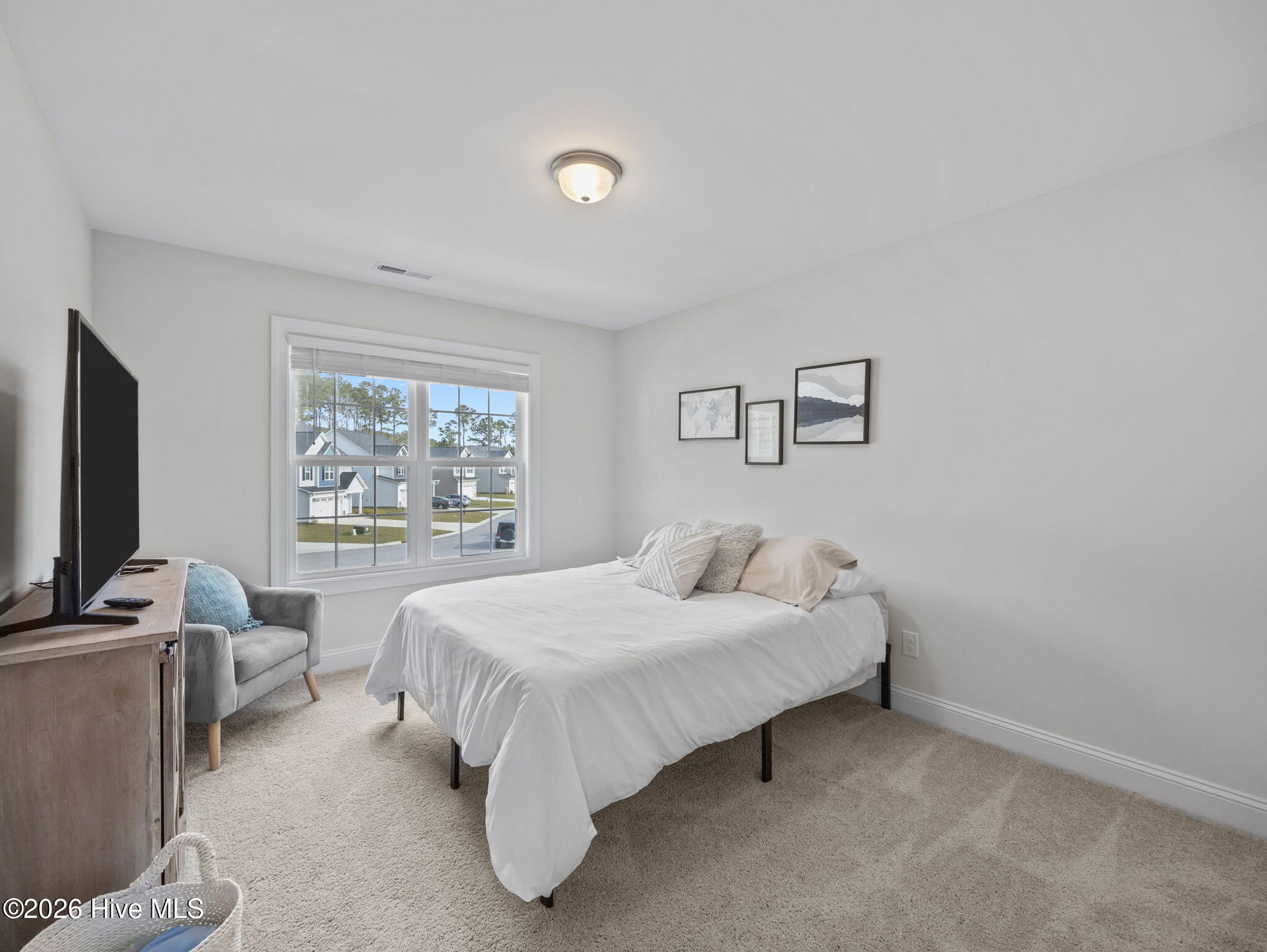 100563779 | Photo 32