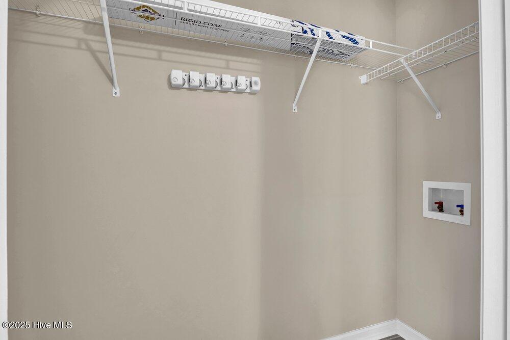 100546916 | Photo 22