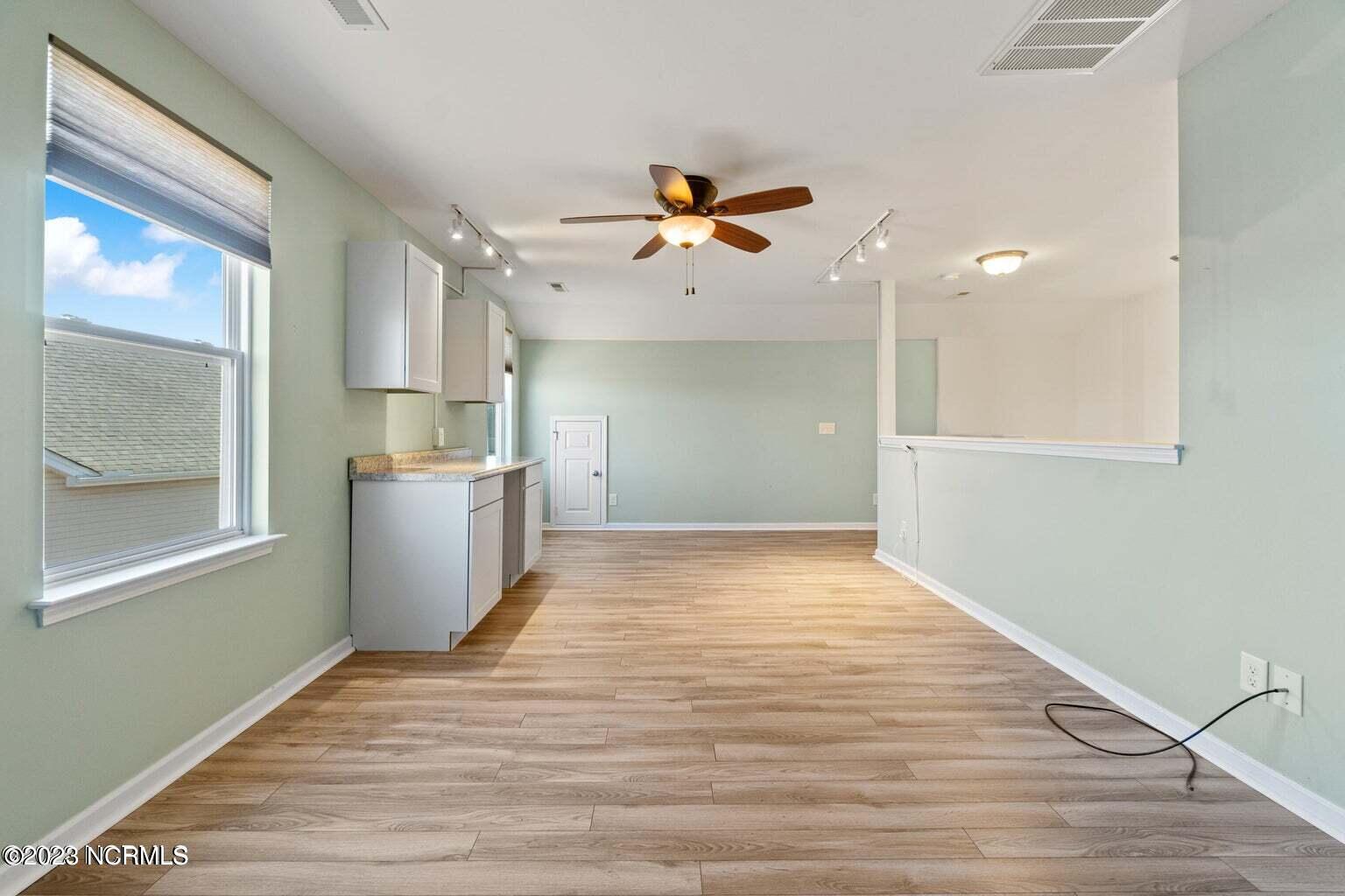 100550059 | Photo 23