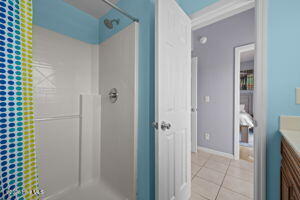 100560974 | Photo 24