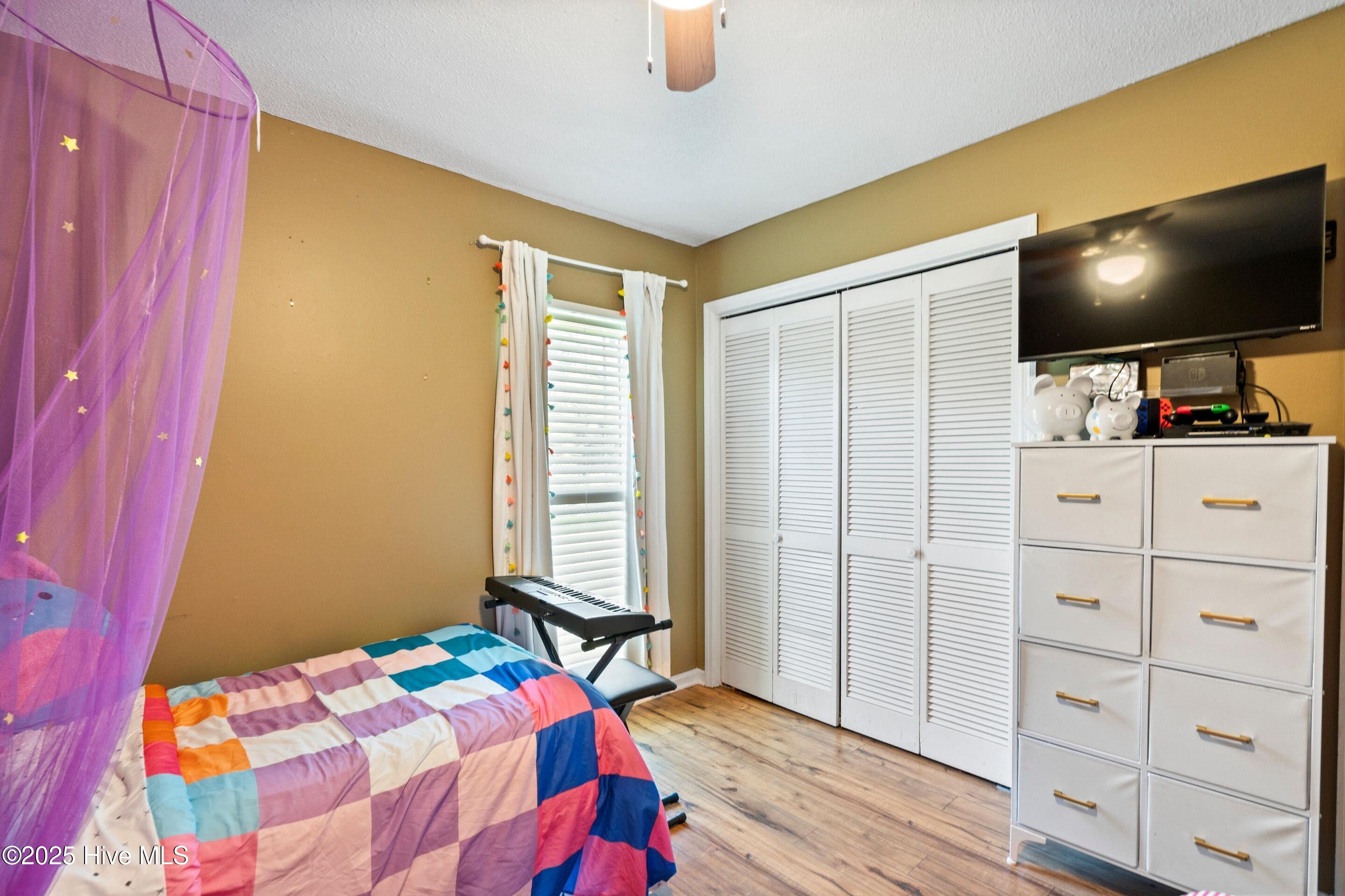 100537025 | Photo 16