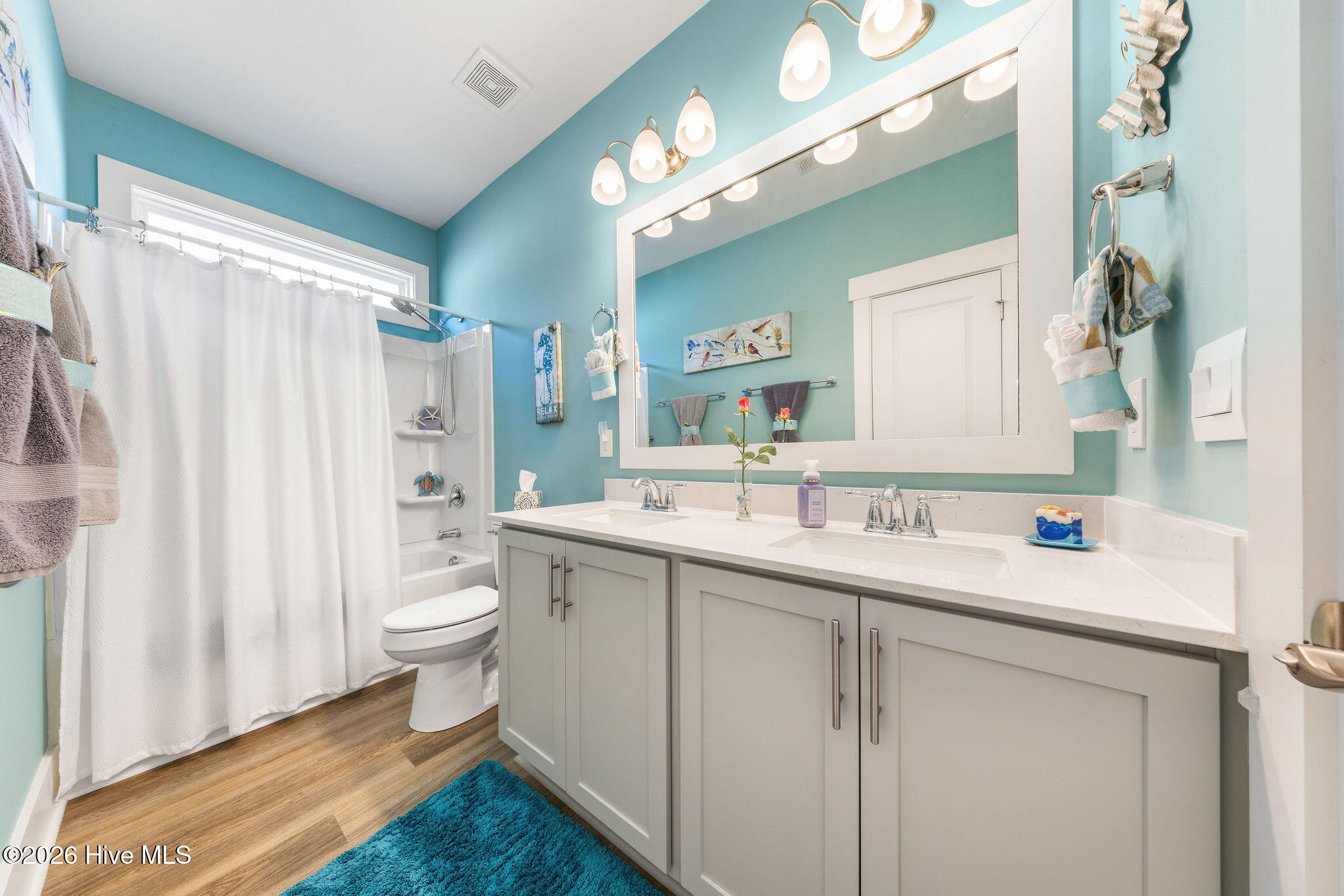 100554003 | Photo 13