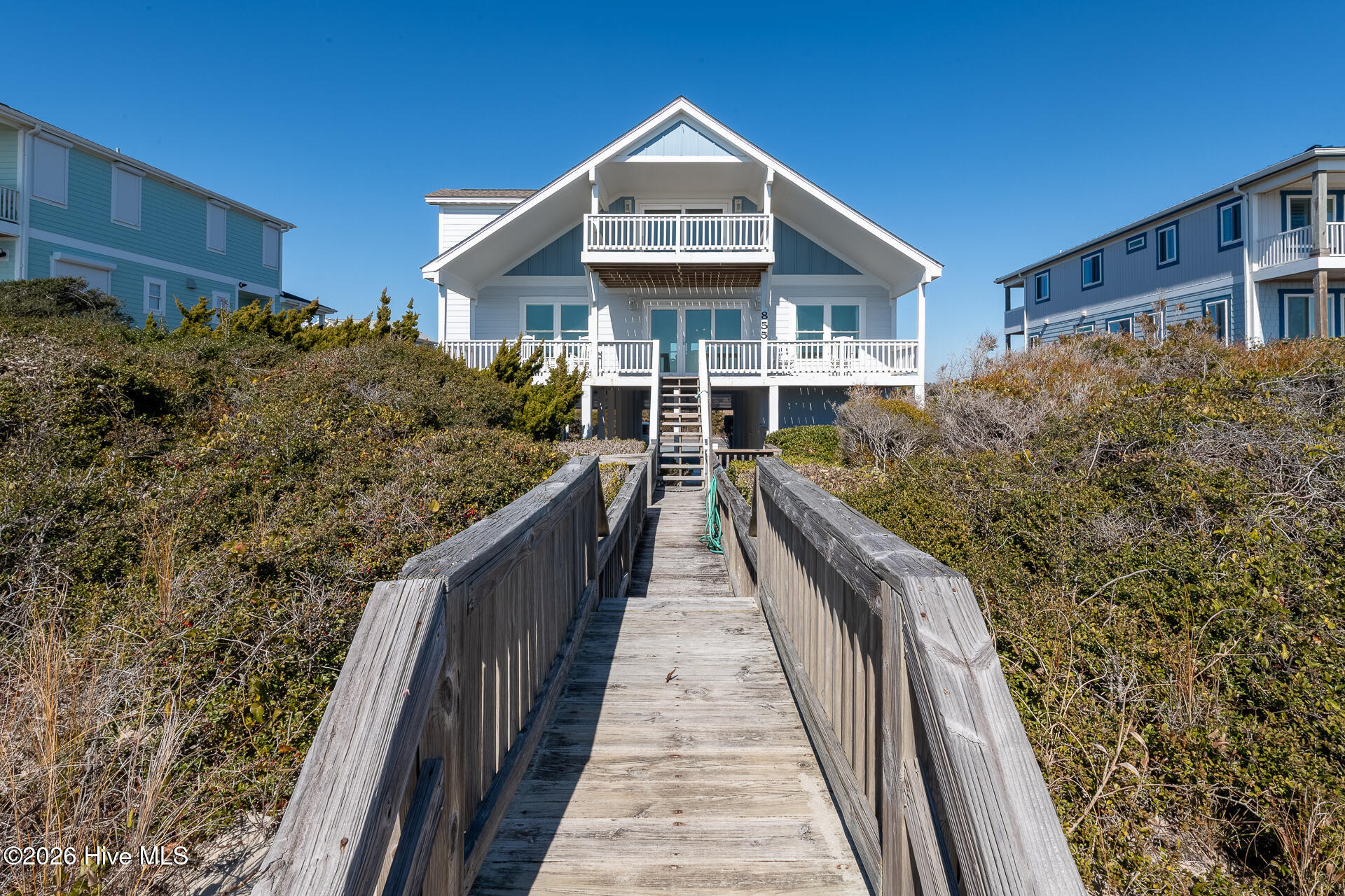 100556011 | Photo 15