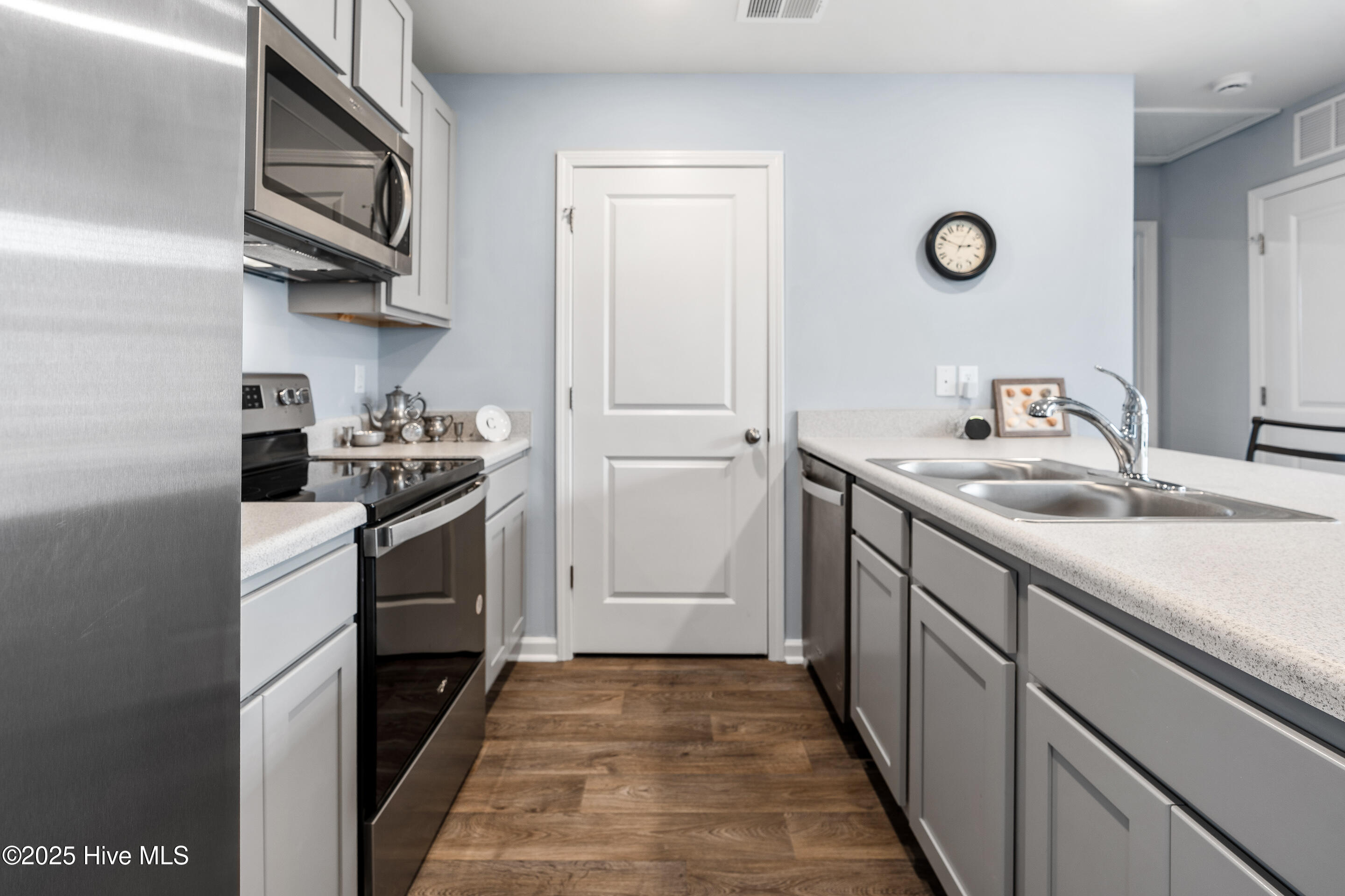 100524246 | Photo 19