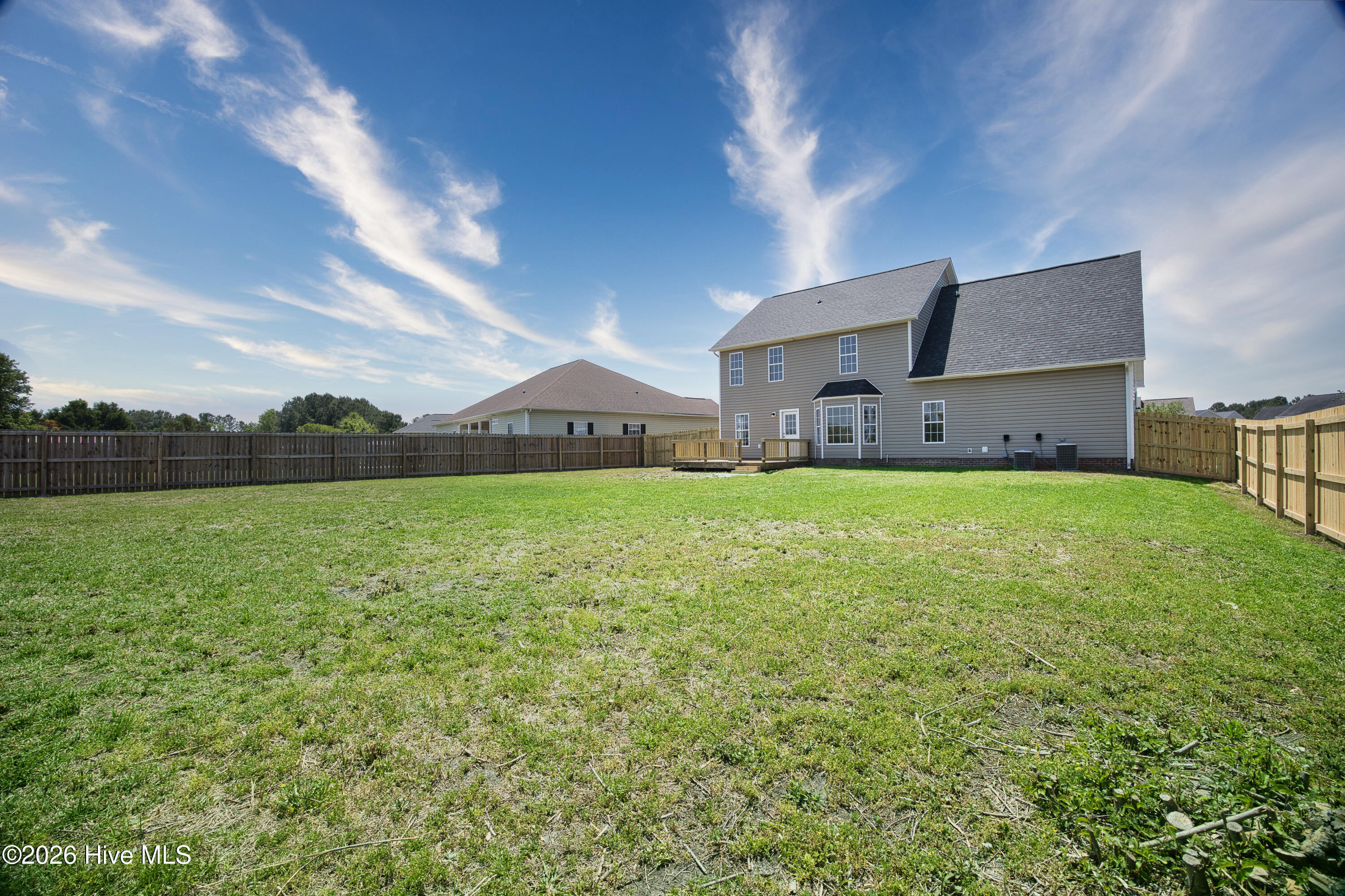 100570249 | Photo 38