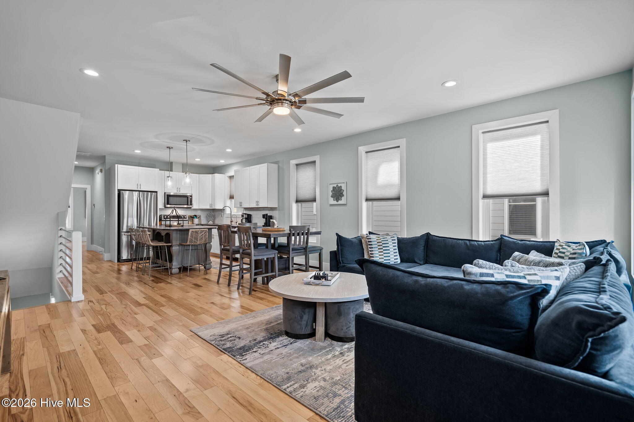 100552743 | Photo 17