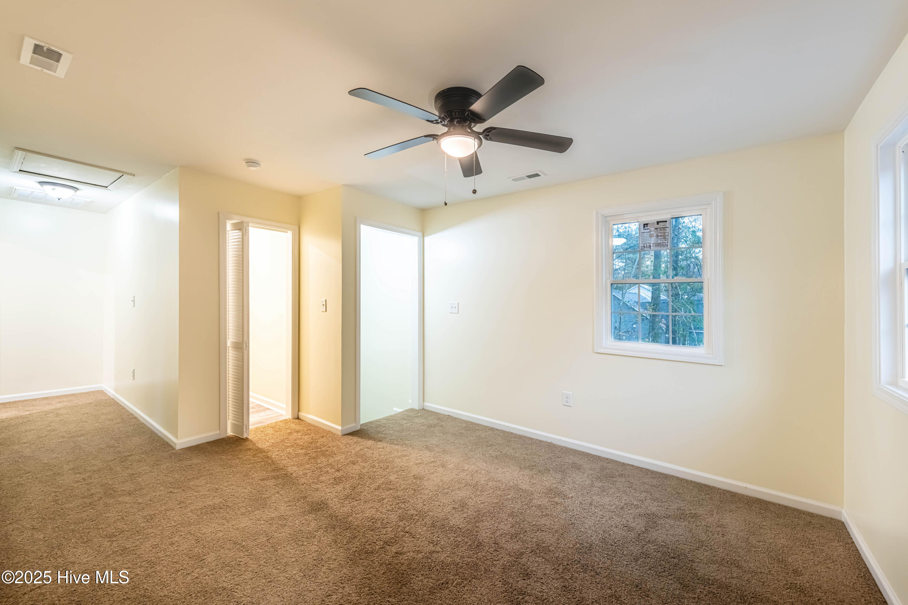 100538278 | Photo 29