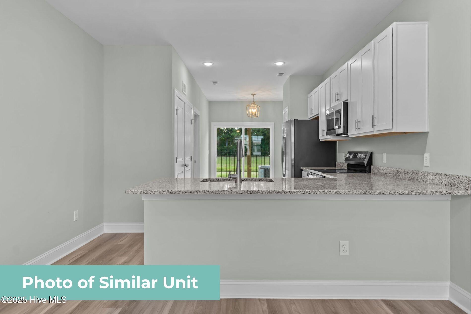 100544876 | Photo 11