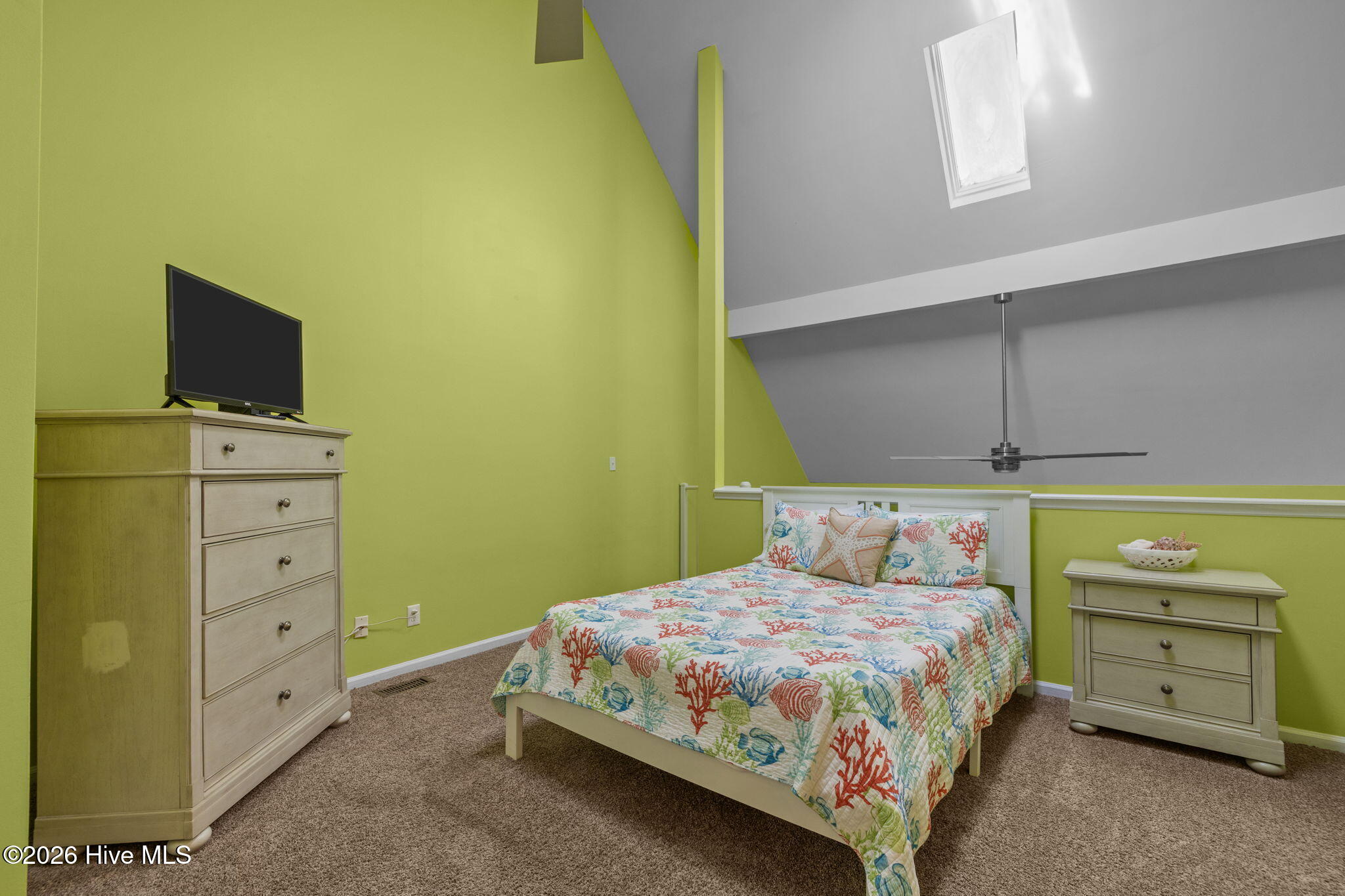 100550308 | Photo 27