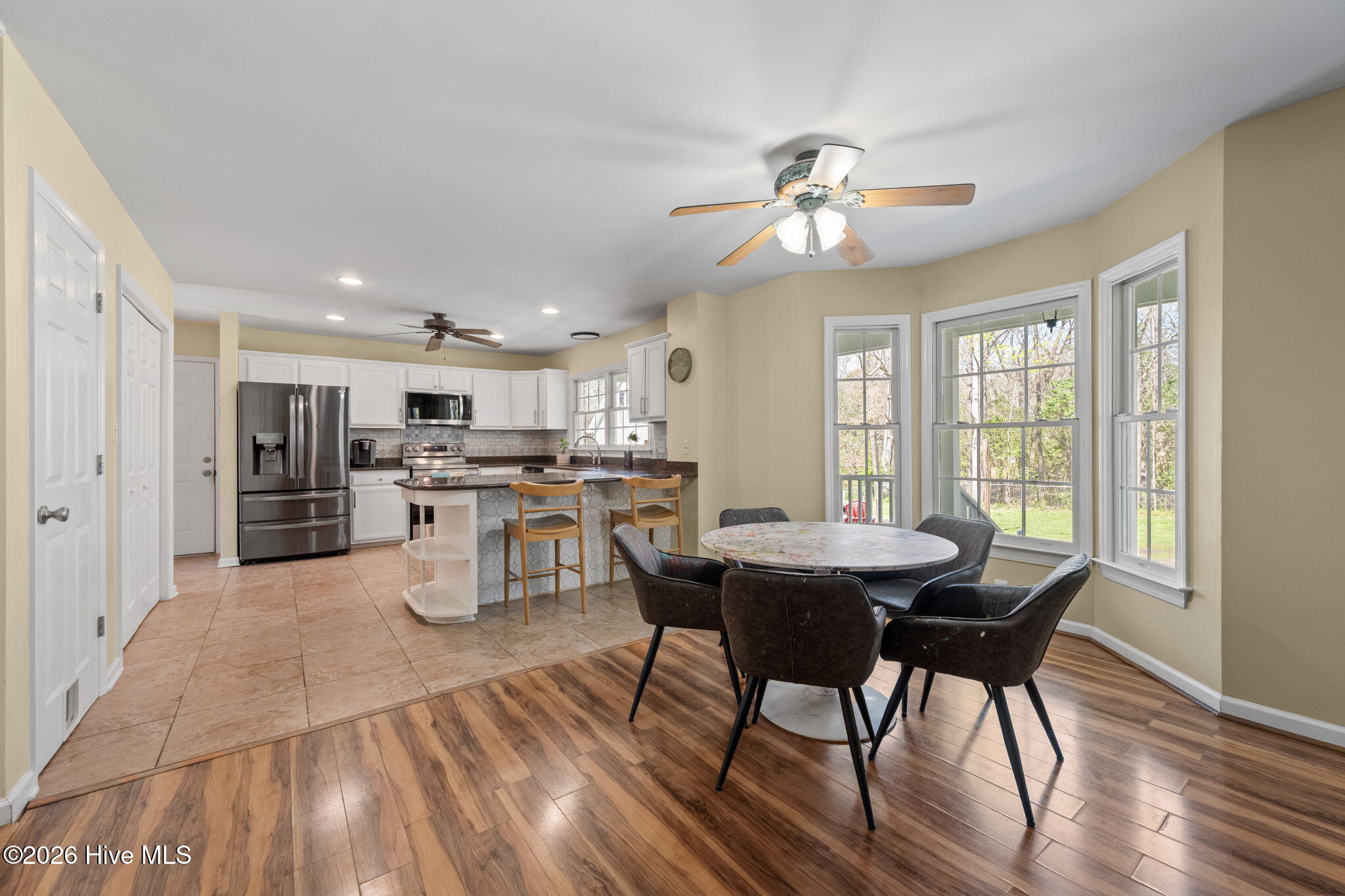 100561787 | Photo 13