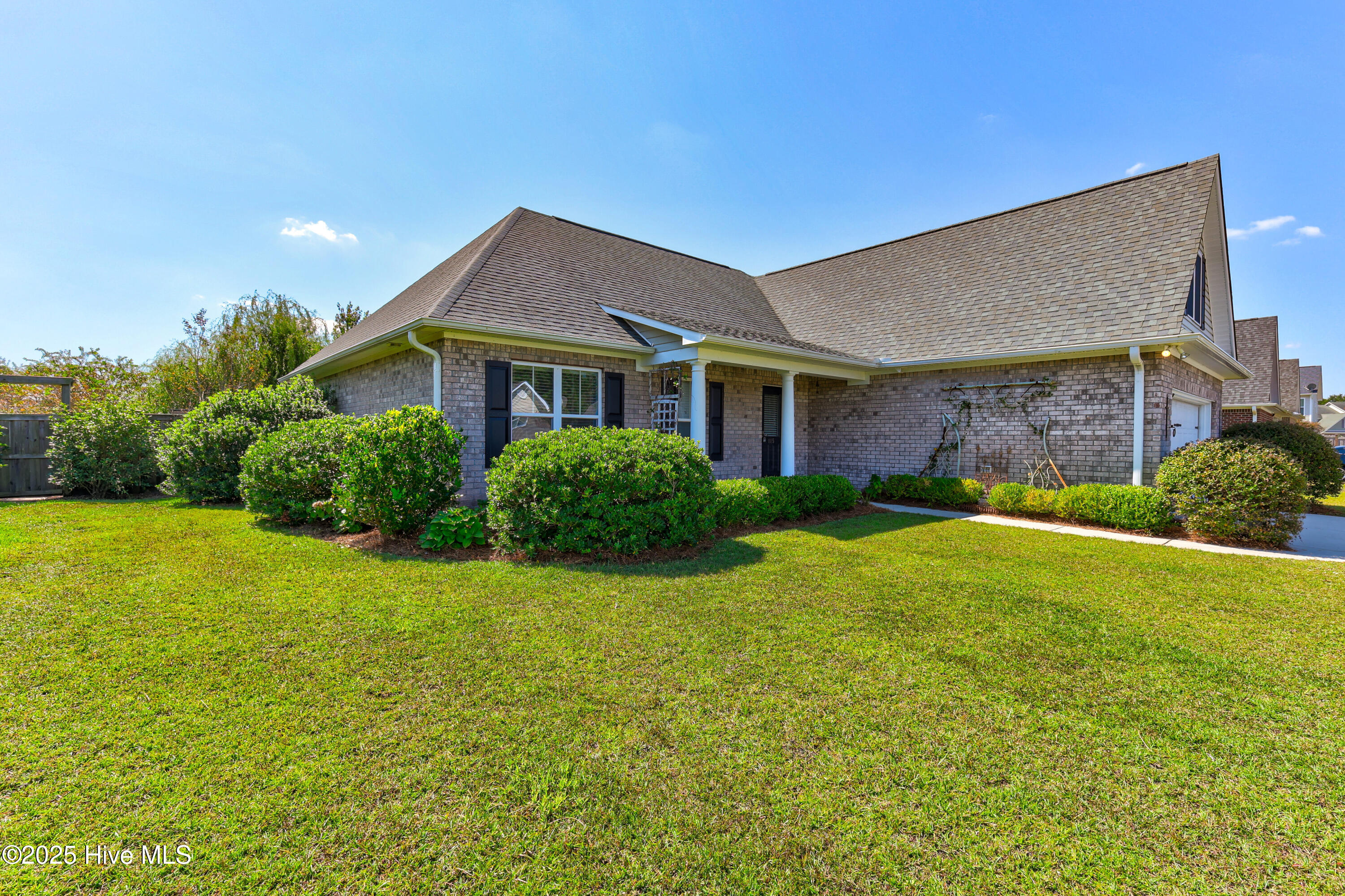 115 Cove Landing-print-003-044-Front of