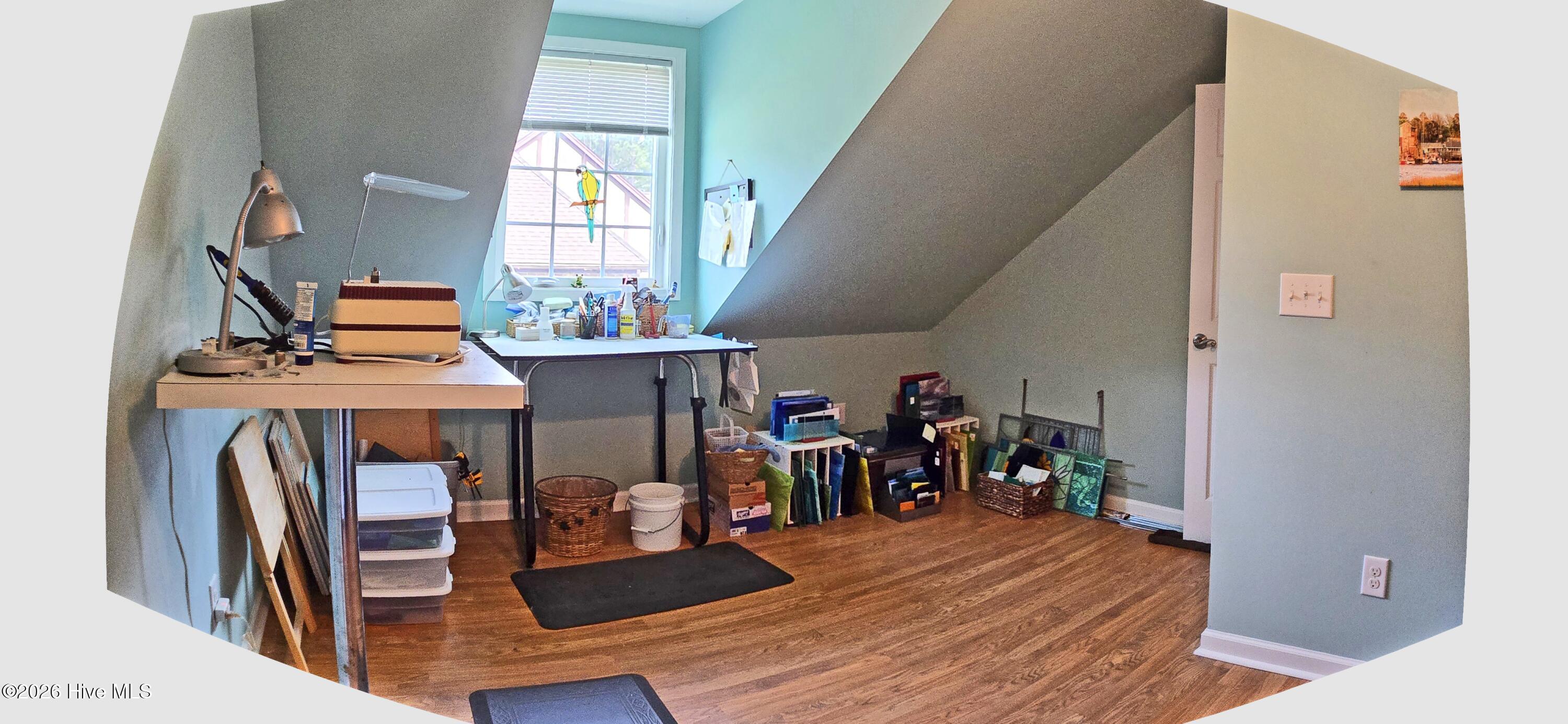 100565101 | Photo 18