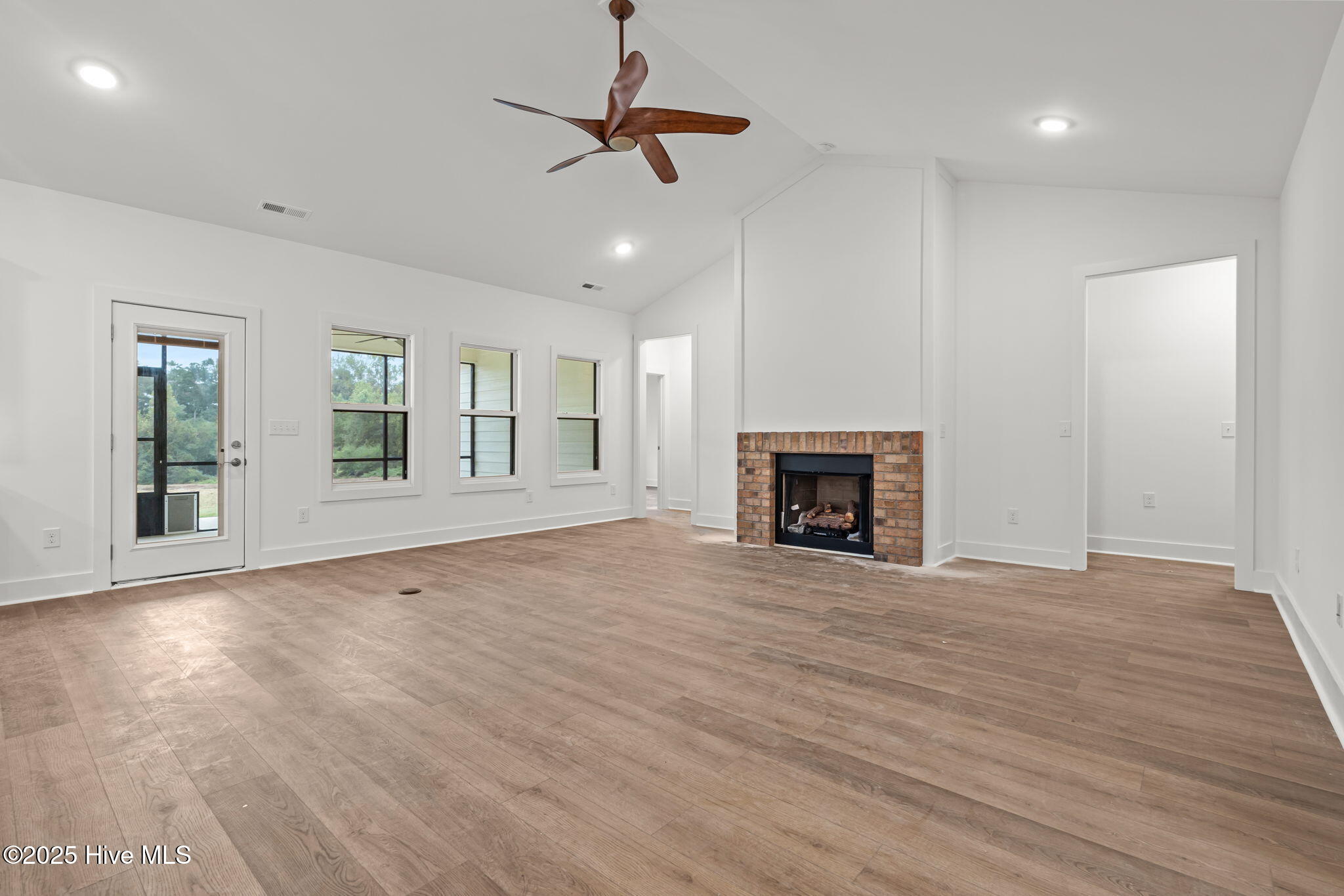 1099 Ring Road