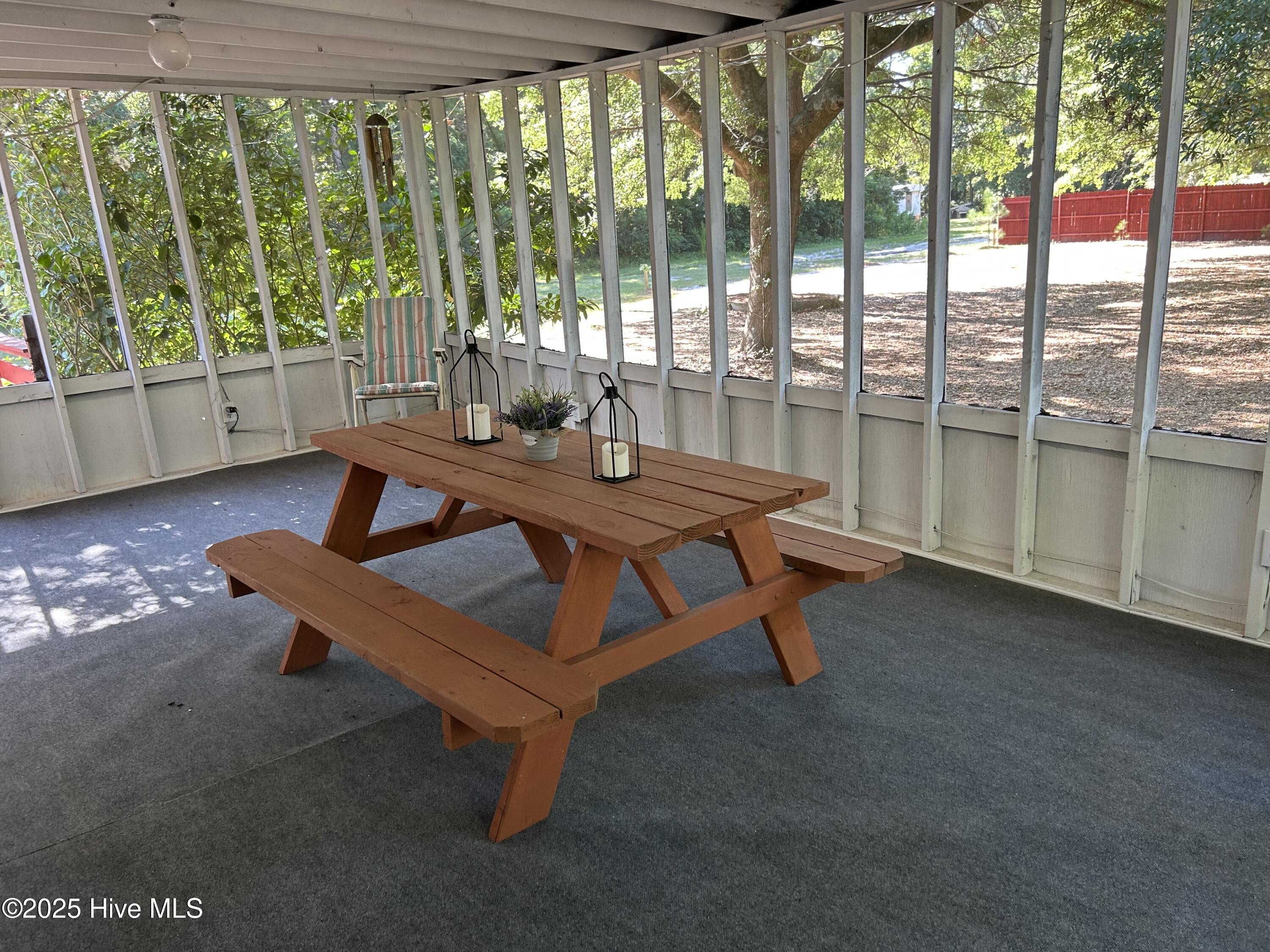 100523167 | Photo 22