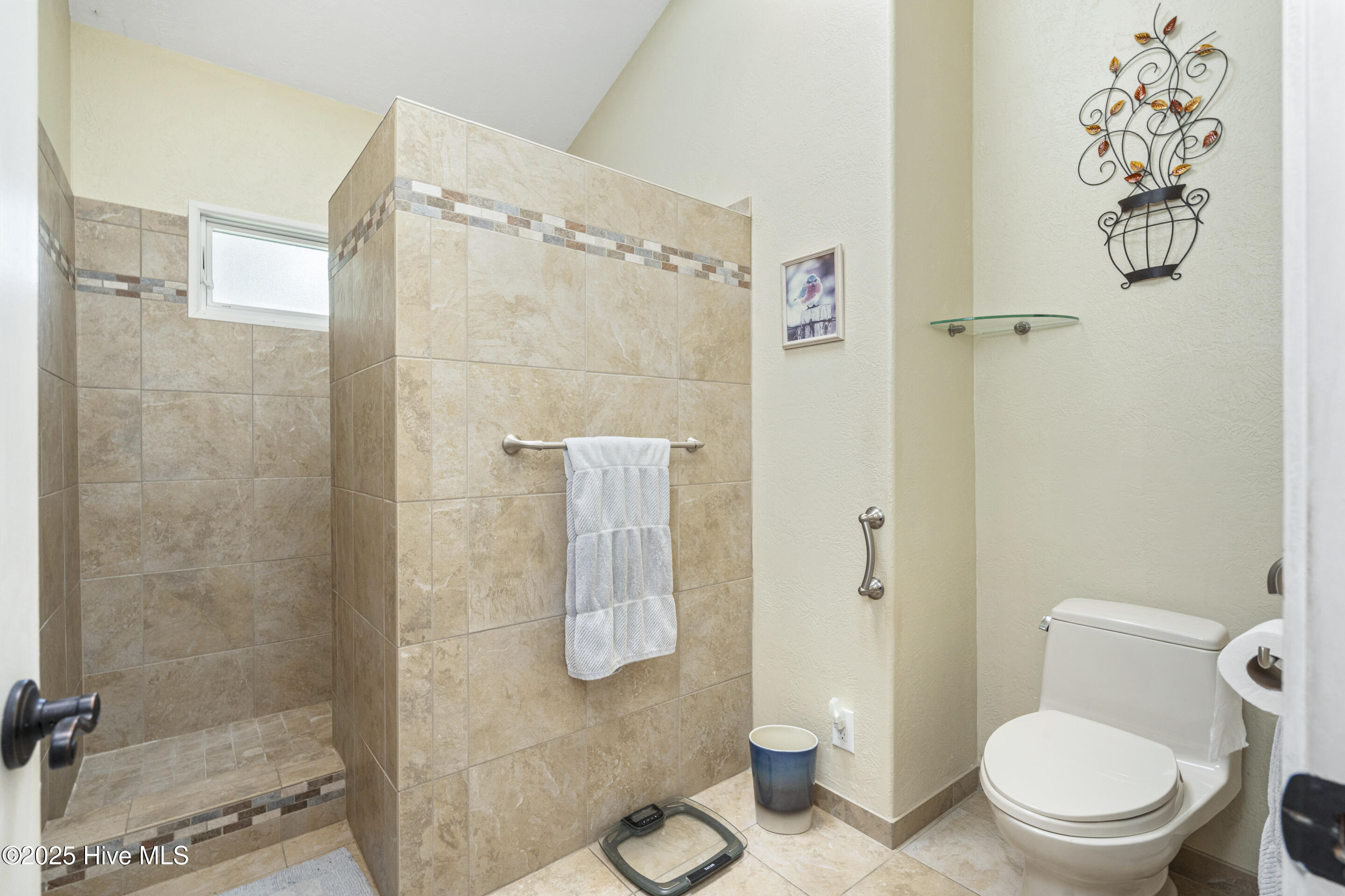 100503346 | Photo 38