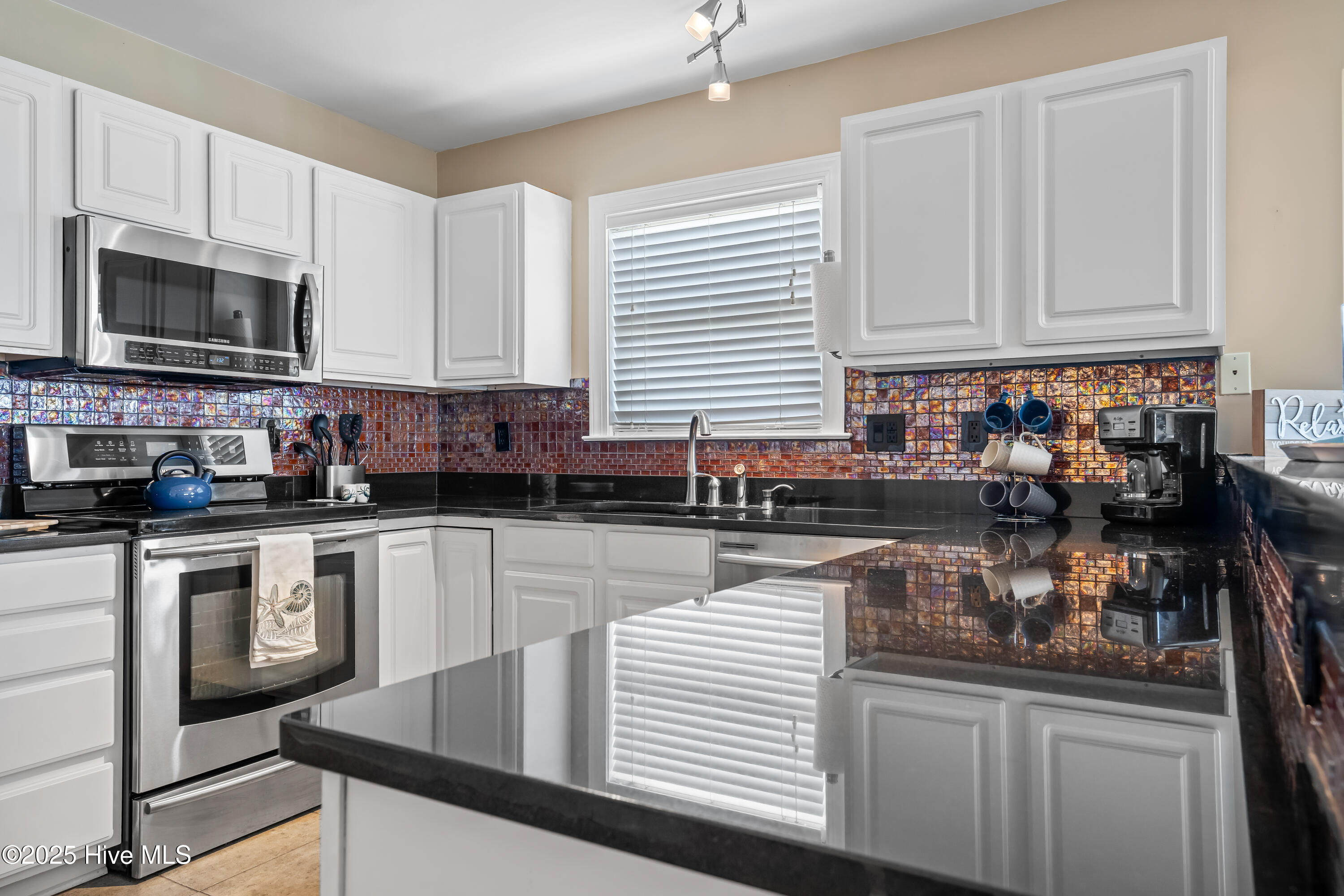 1713 Carolina Beach Avenue N B, Carolina Beach, NC 28428 – photo 24: 1713CBANUnitB-99