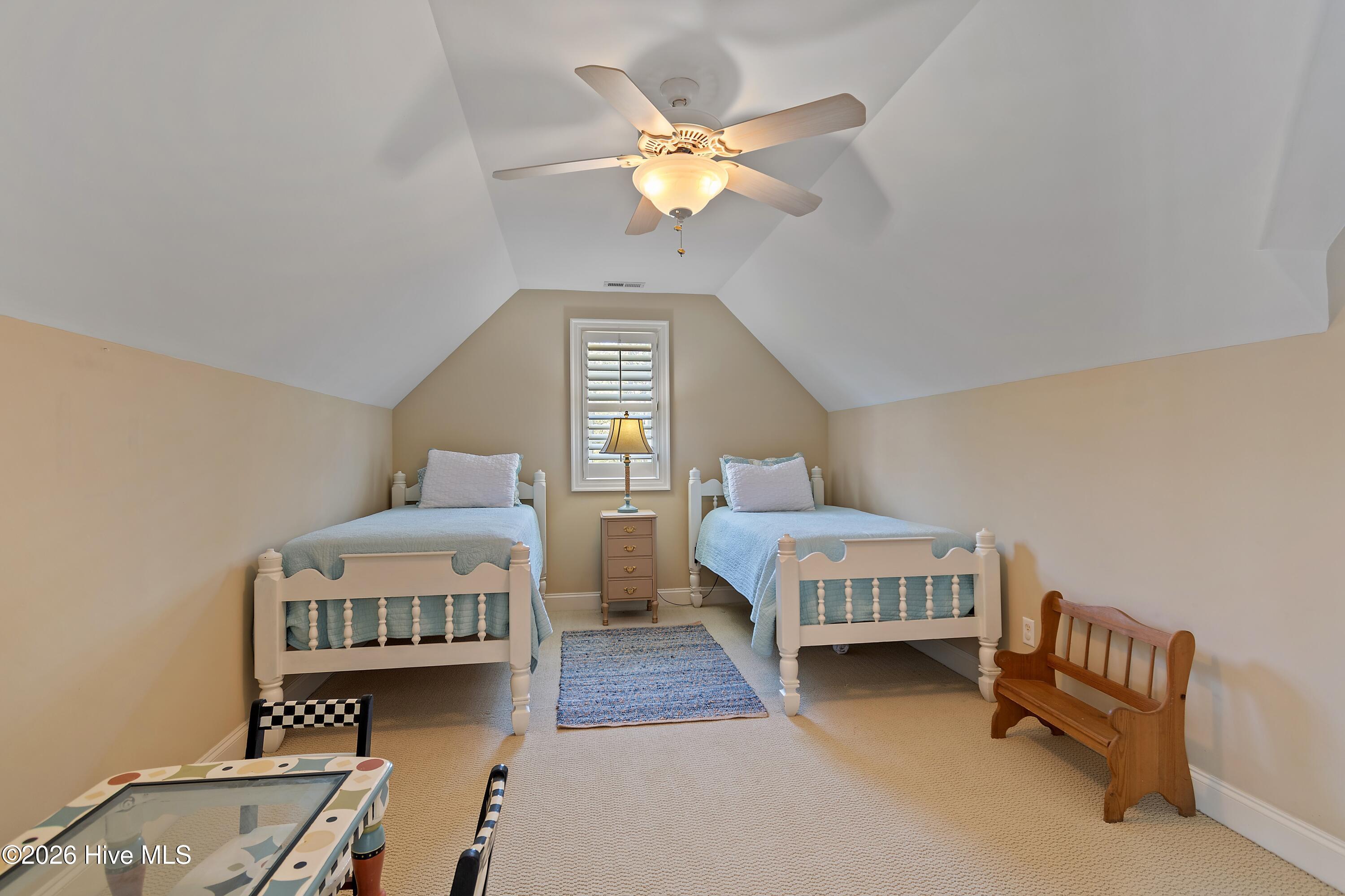 100567309 | Photo 79