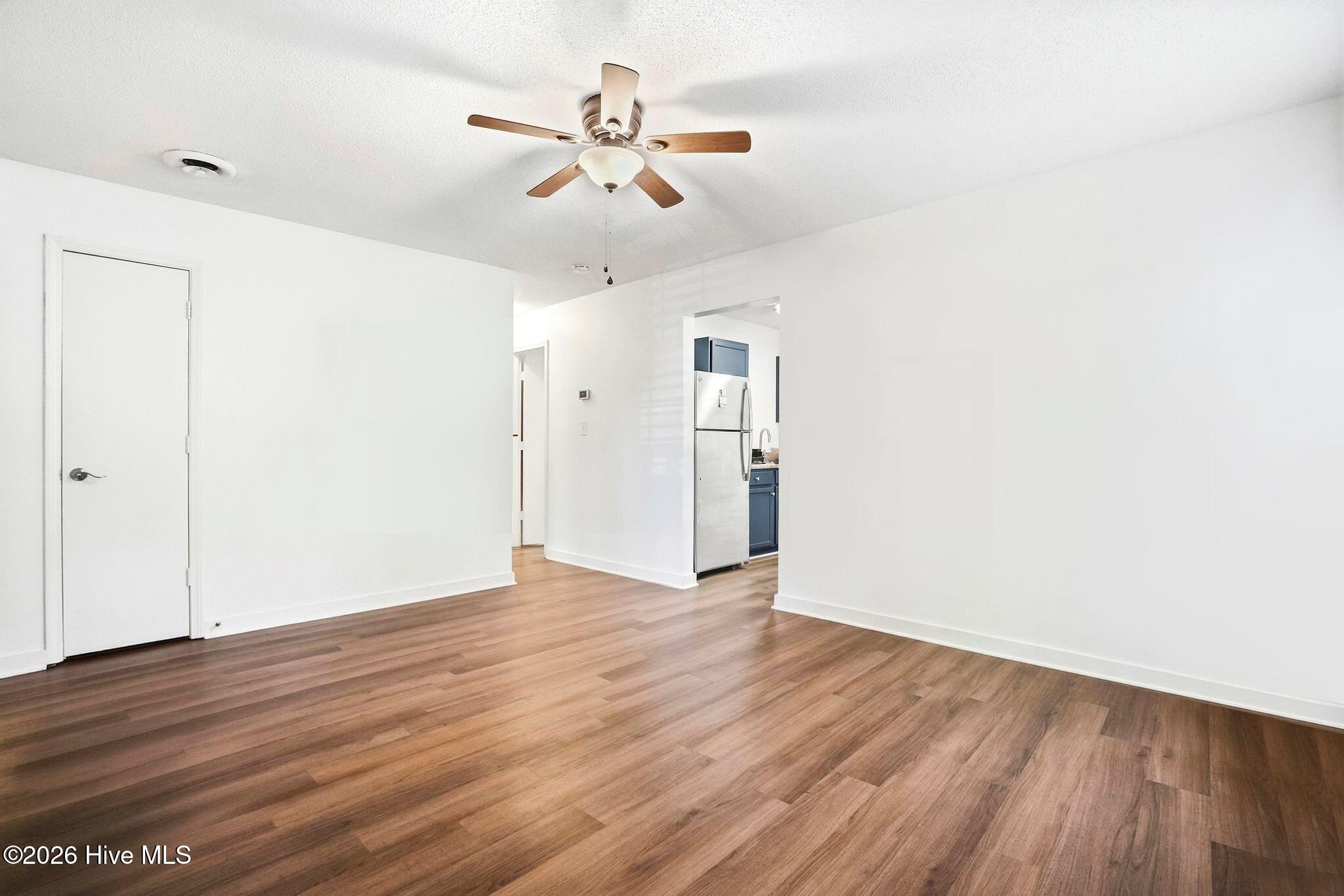 100566339 | Photo 11