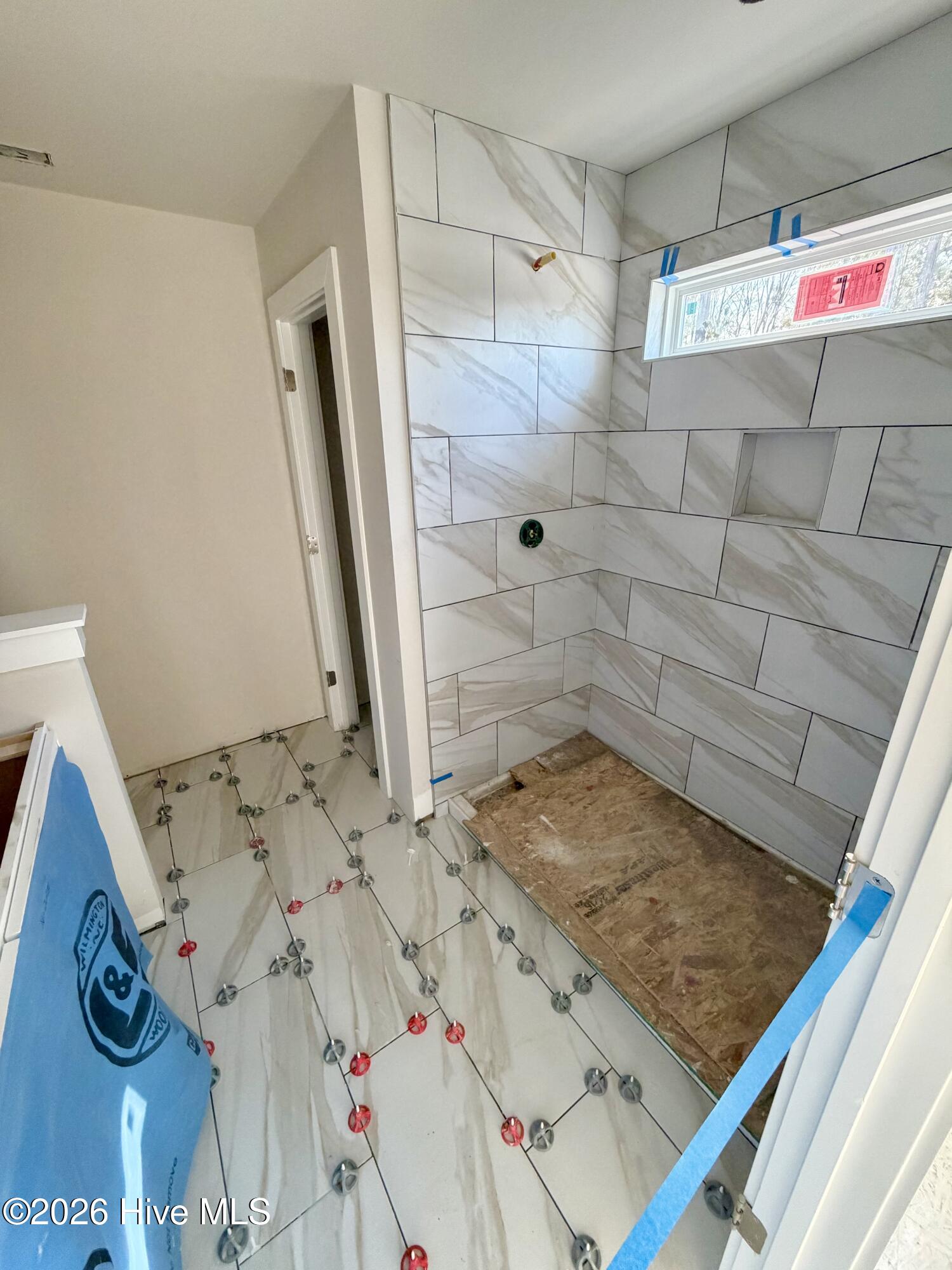 100547597 | Photo 50