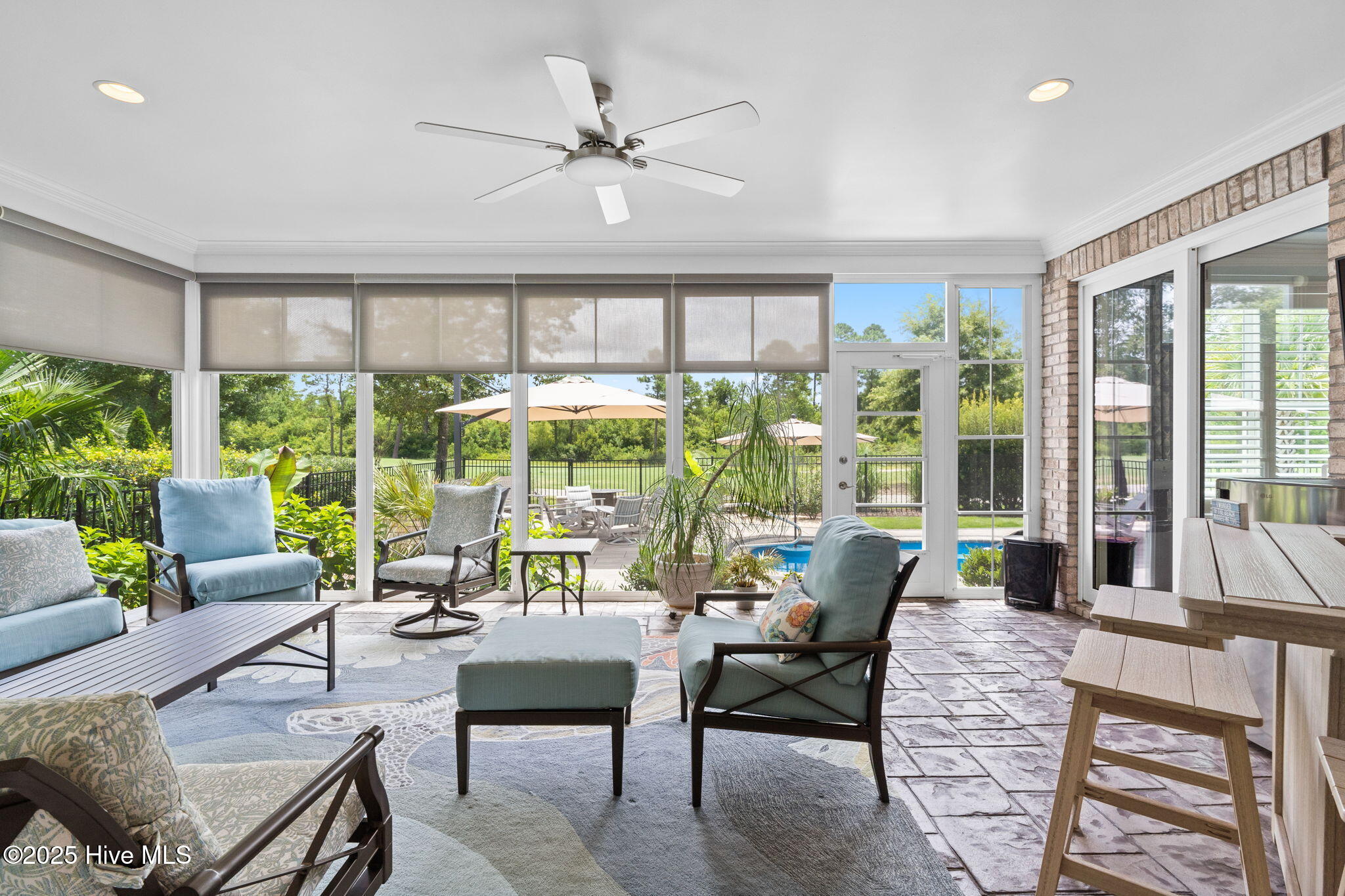 100521657 | Photo 16